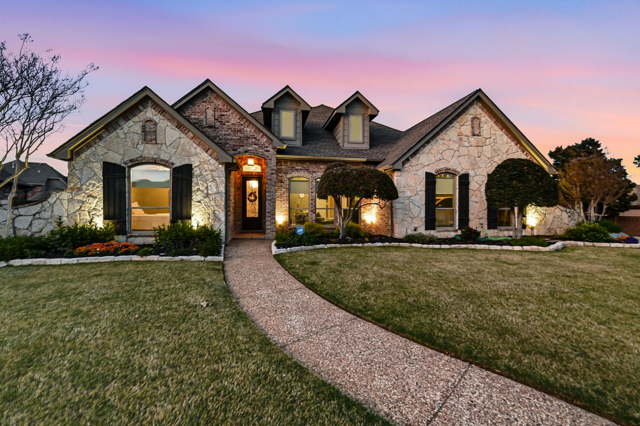1913 Silkwood Court
