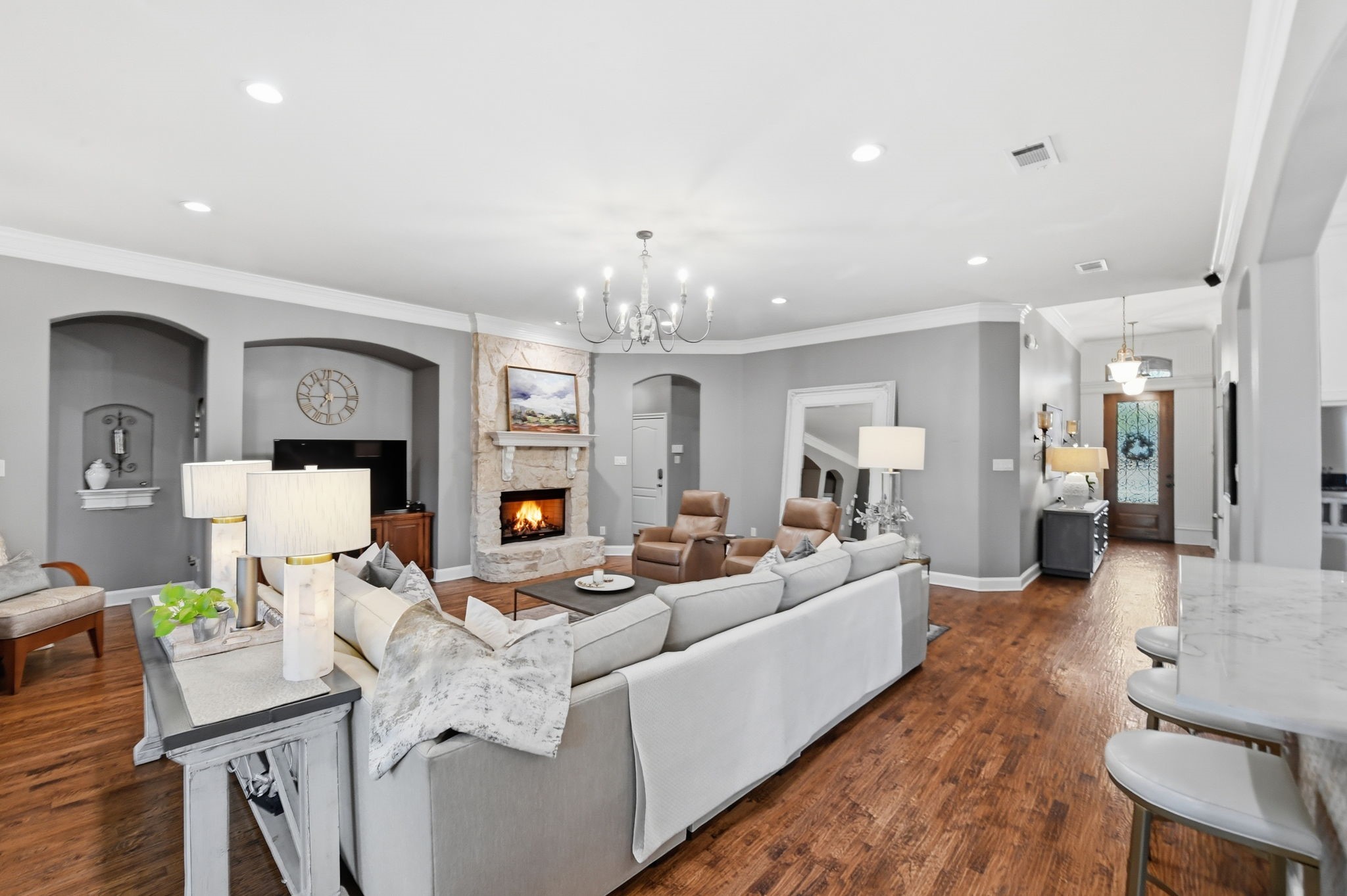 1913 Silkwood Court