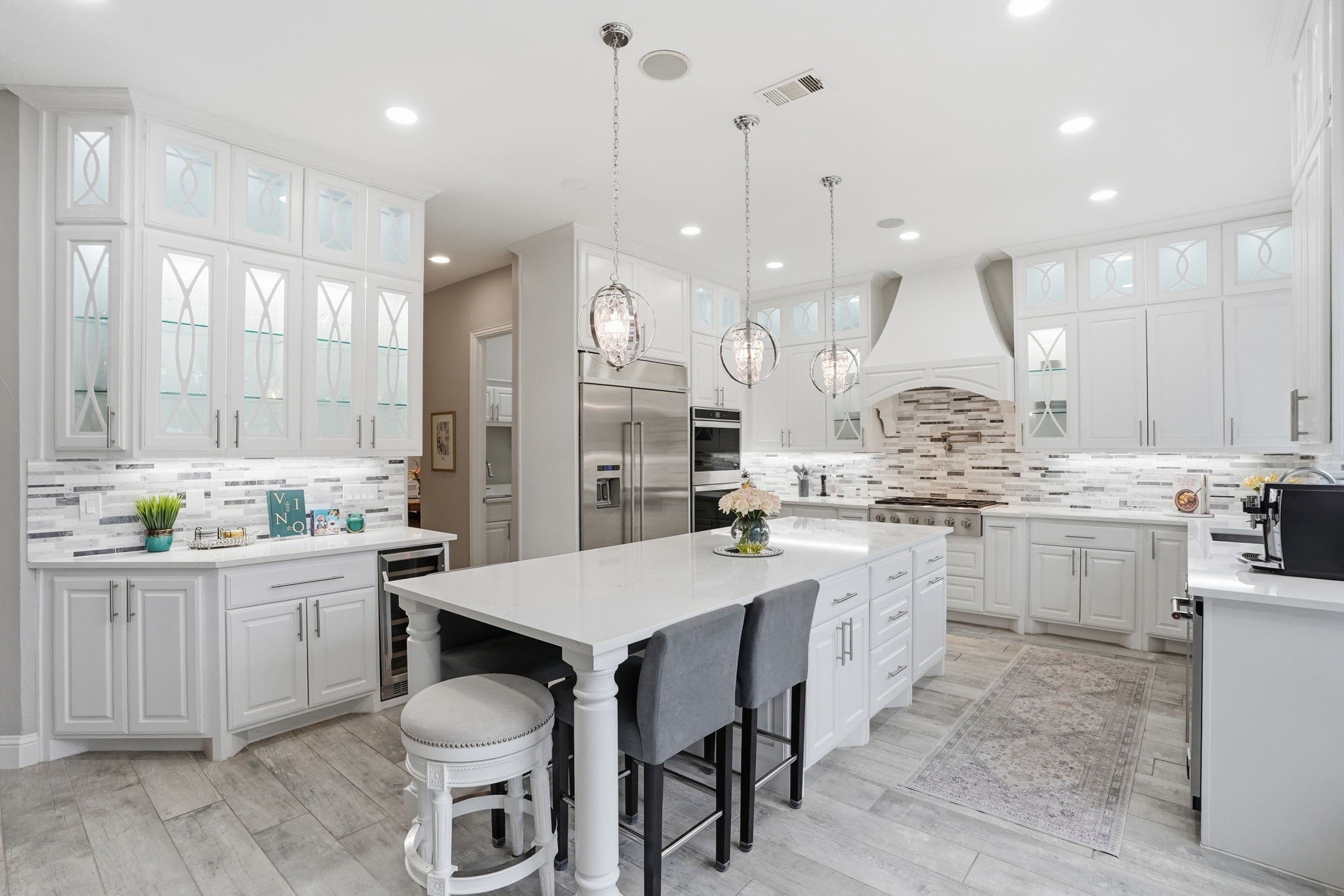 2503 Shoreline Drive