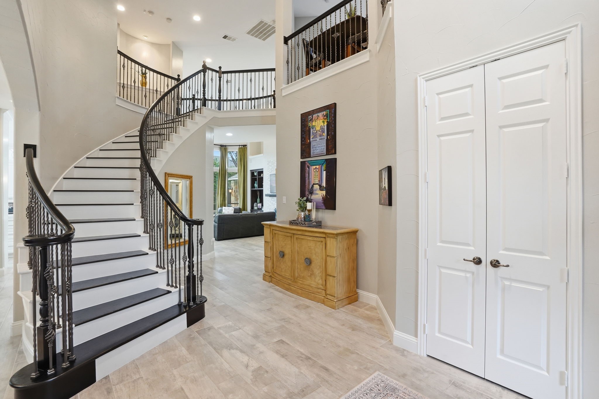 2503 Shoreline Drive