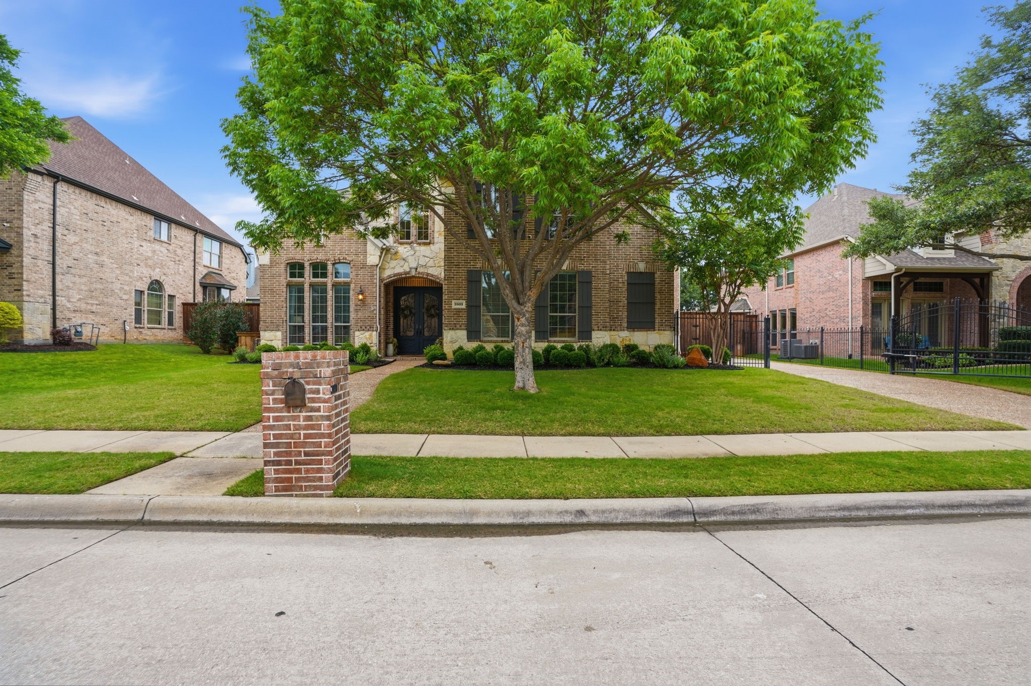 2503 Shoreline Drive