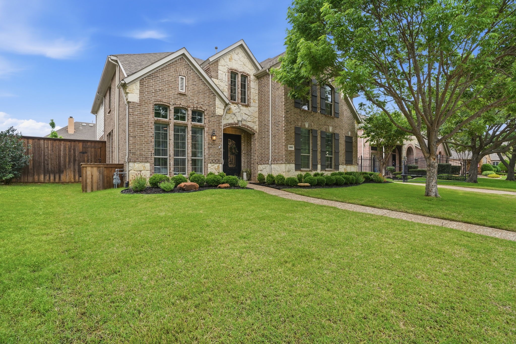 2503 Shoreline Drive
