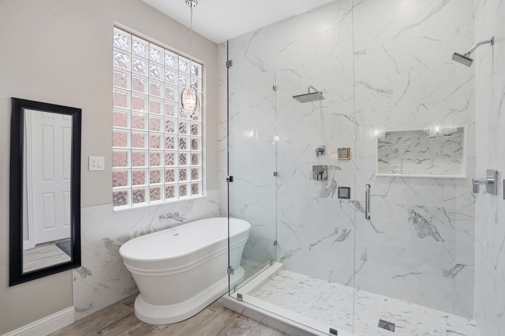 2503 Shoreline Drive