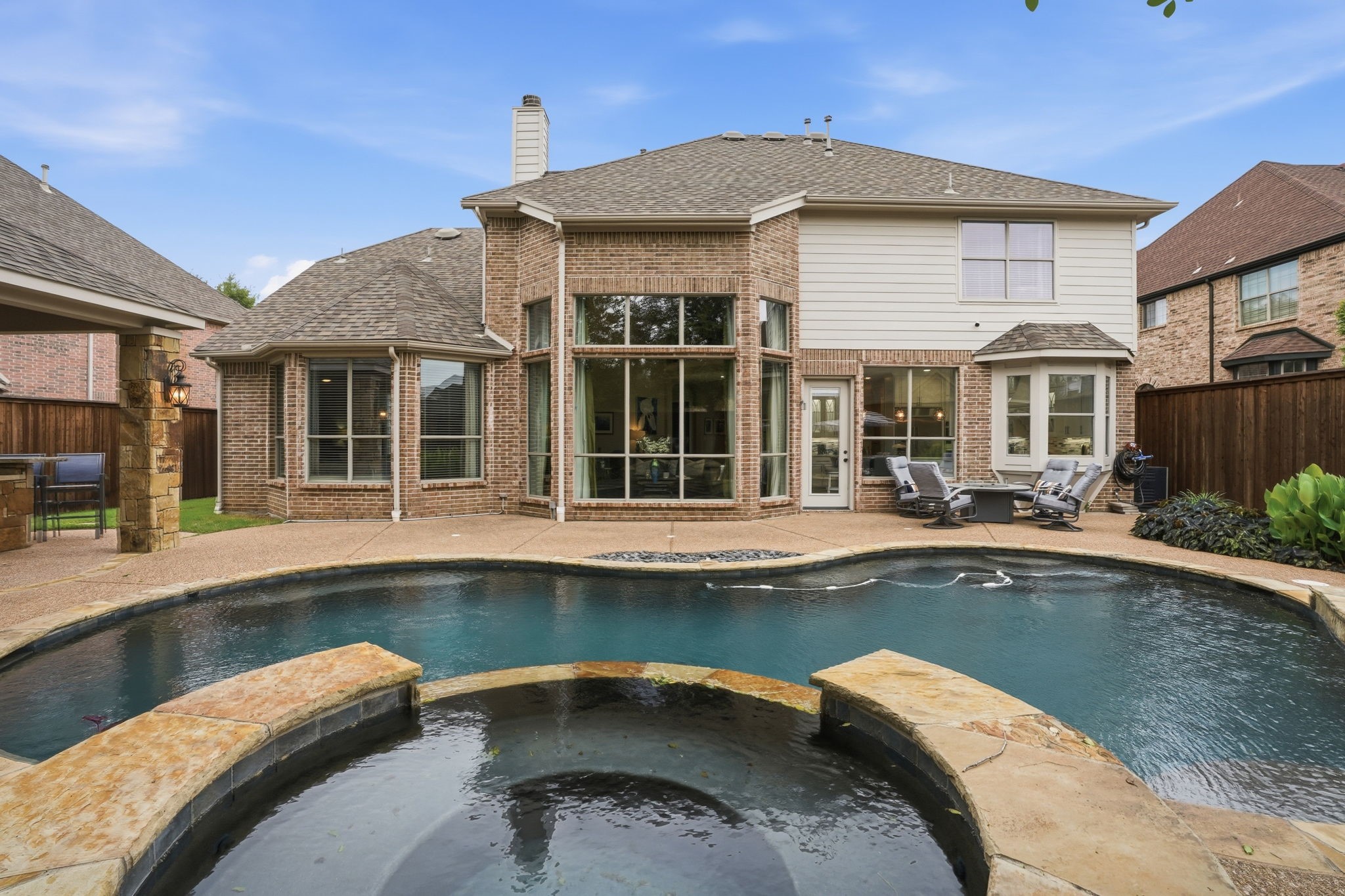 2503 Shoreline Drive