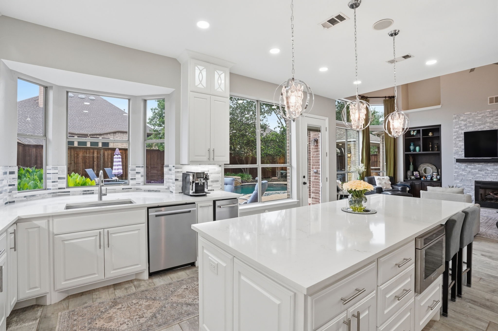 2503 Shoreline Drive