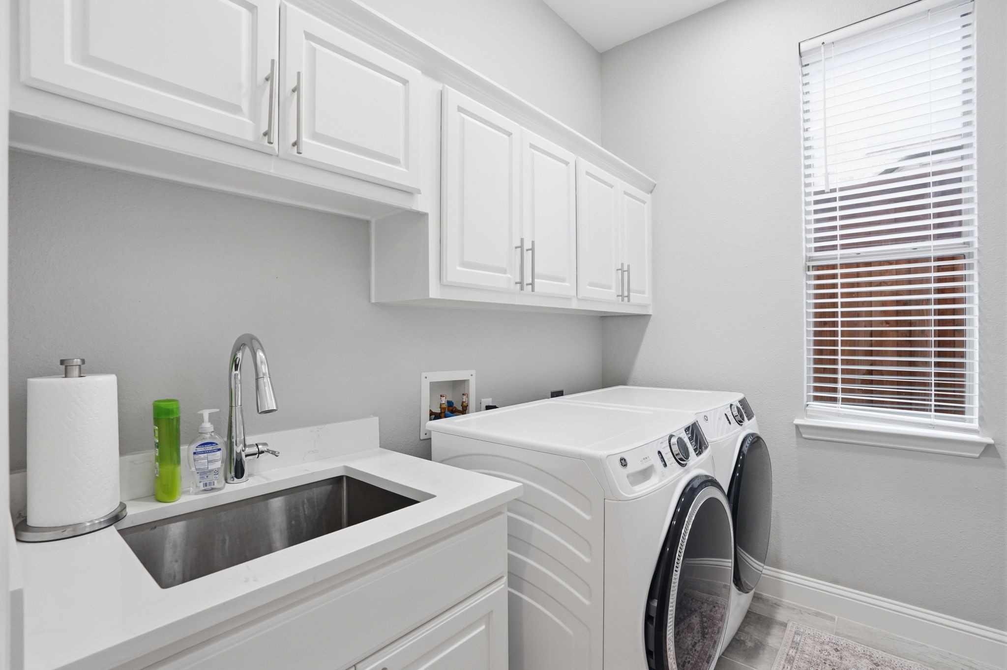 2503 Shoreline Drive