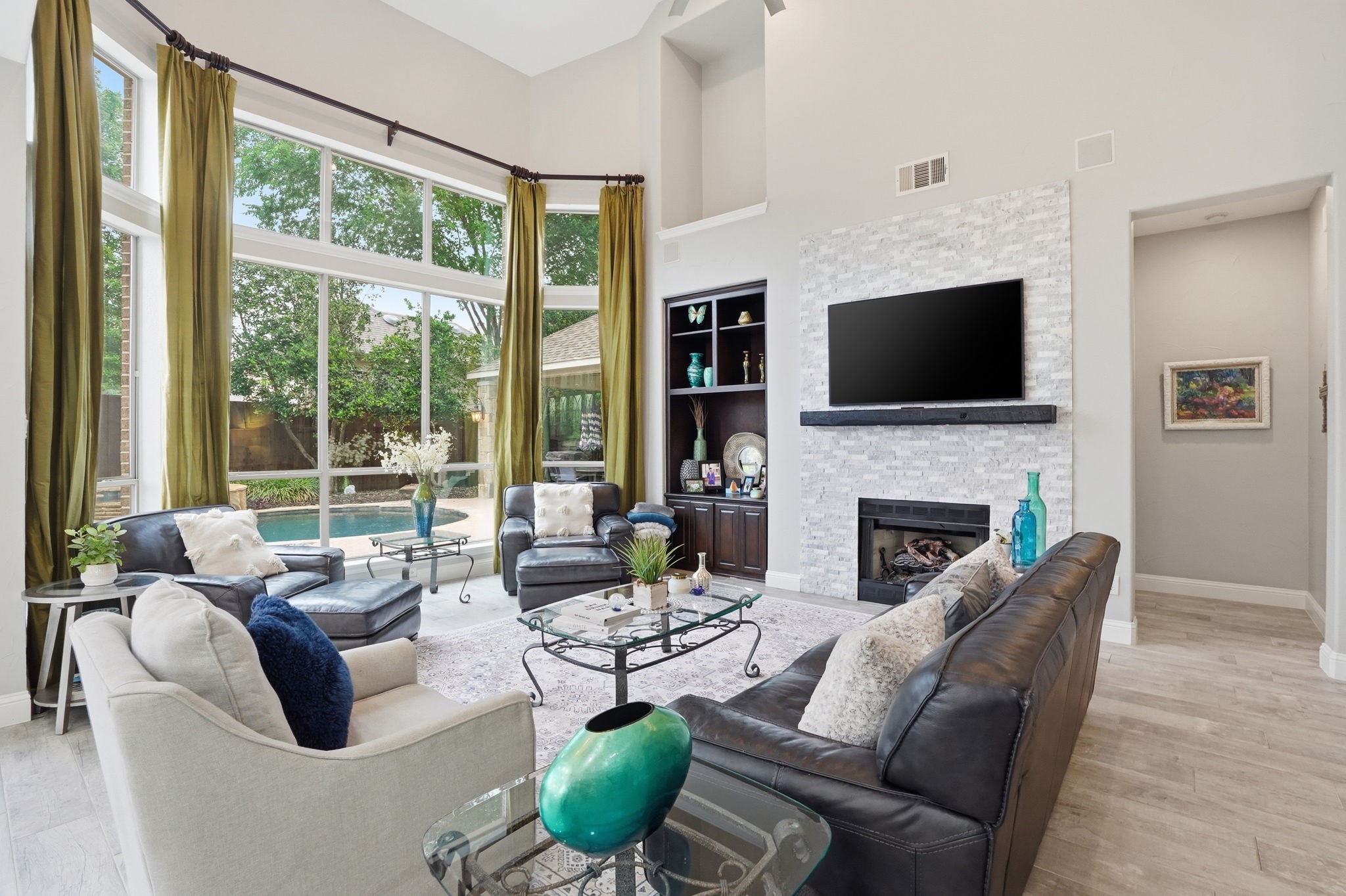 2503 Shoreline Drive