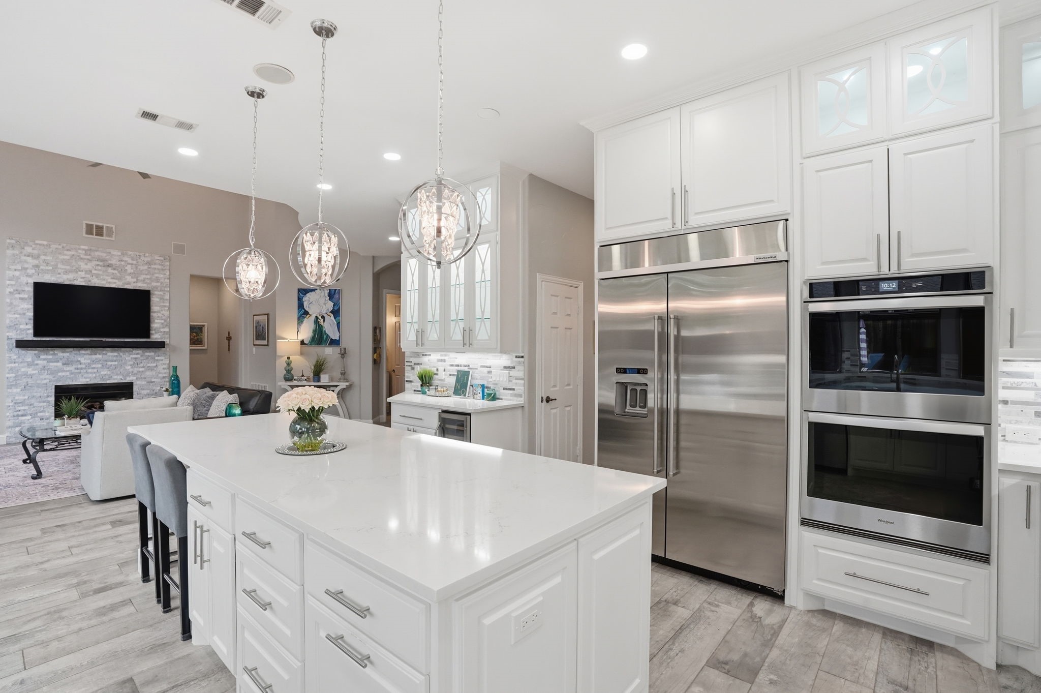 2503 Shoreline Drive