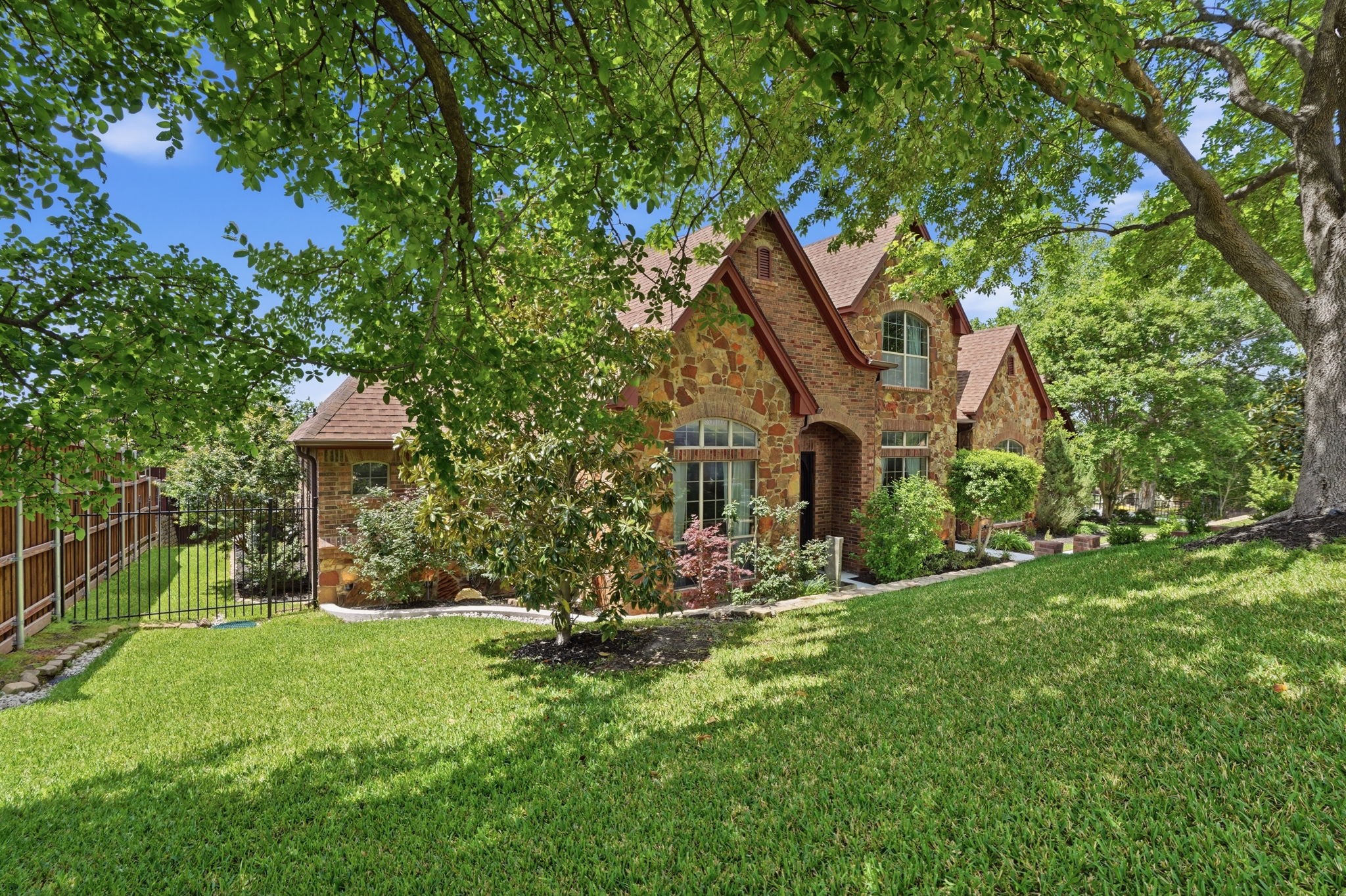 700 Briar Ridge Drive