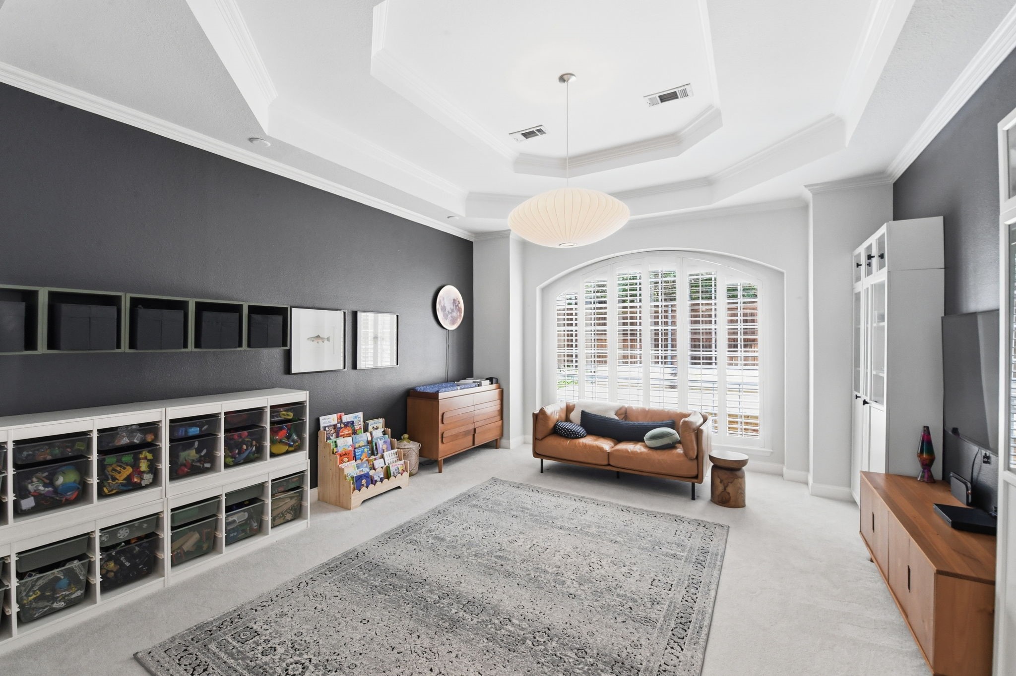 800 Renaissance Court