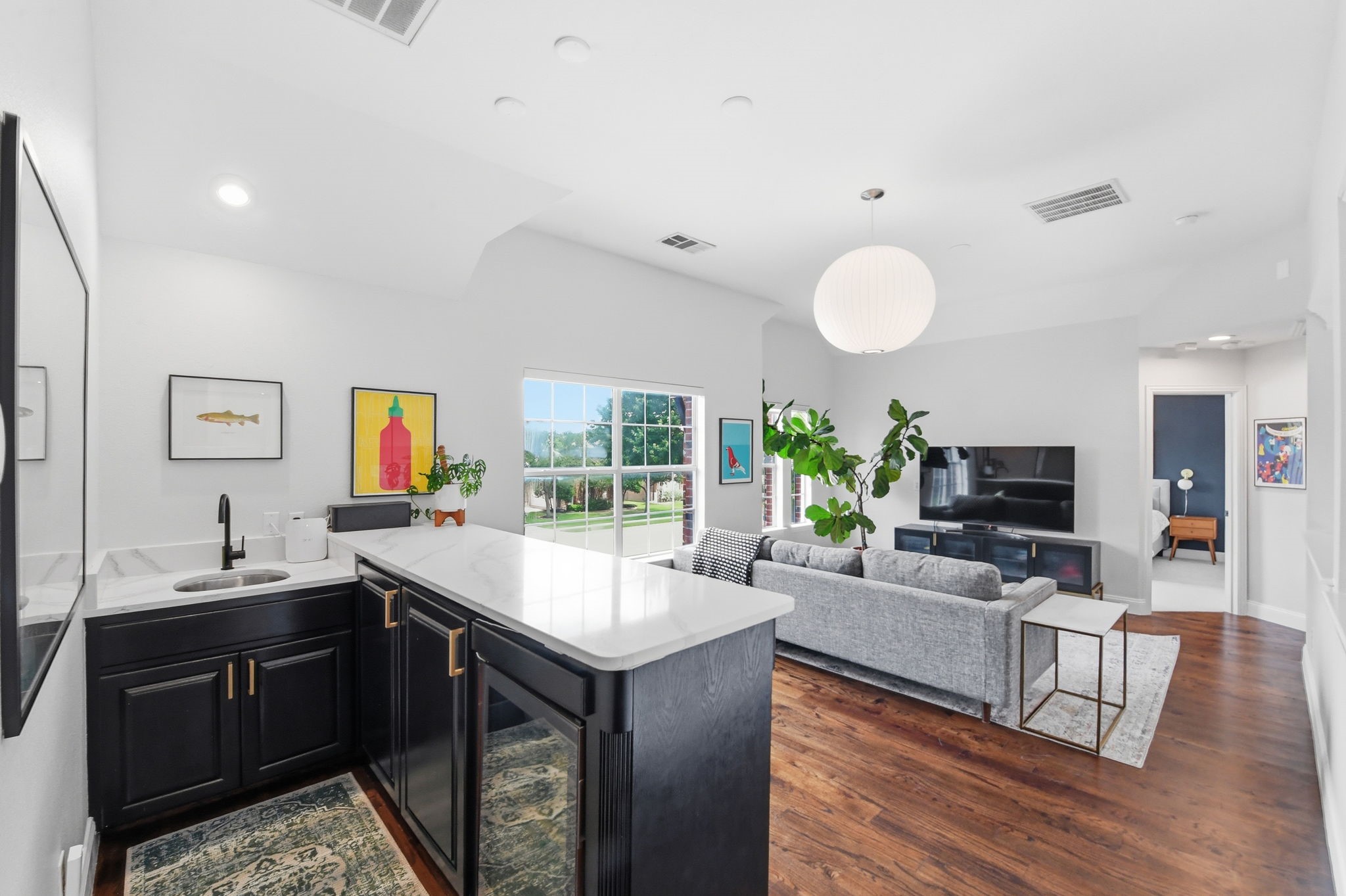 800 Renaissance Court