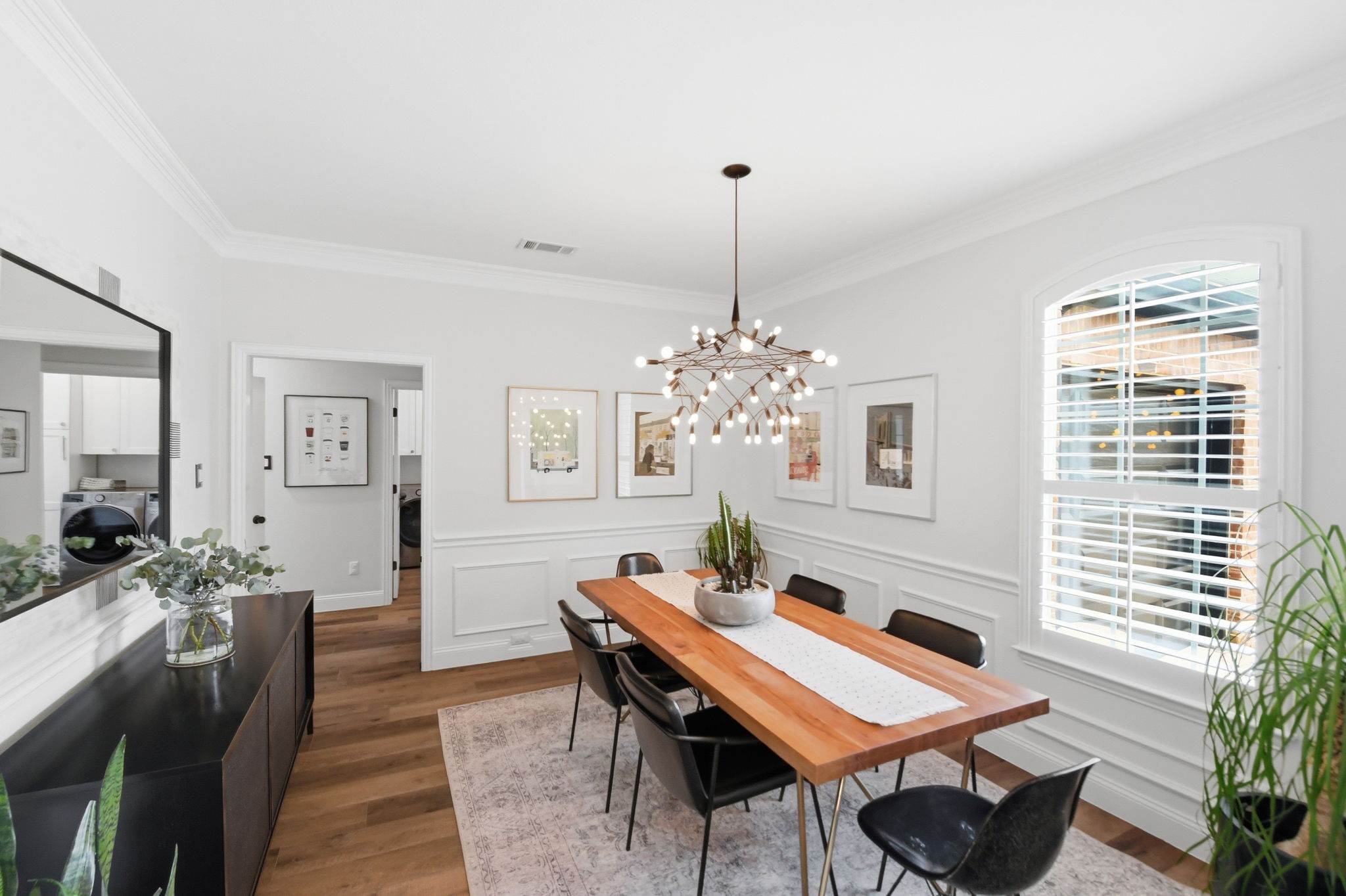800 Renaissance Court