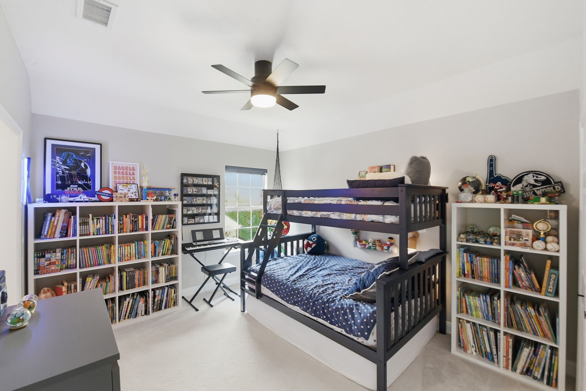 800 Renaissance Court