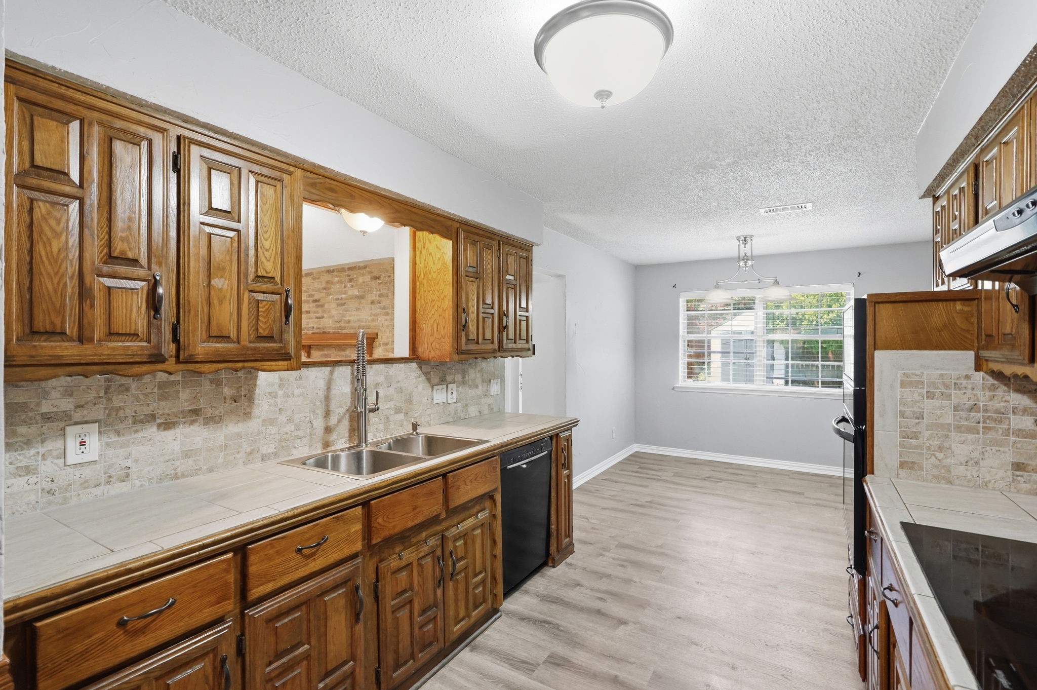 2202 Canyonwood Drive