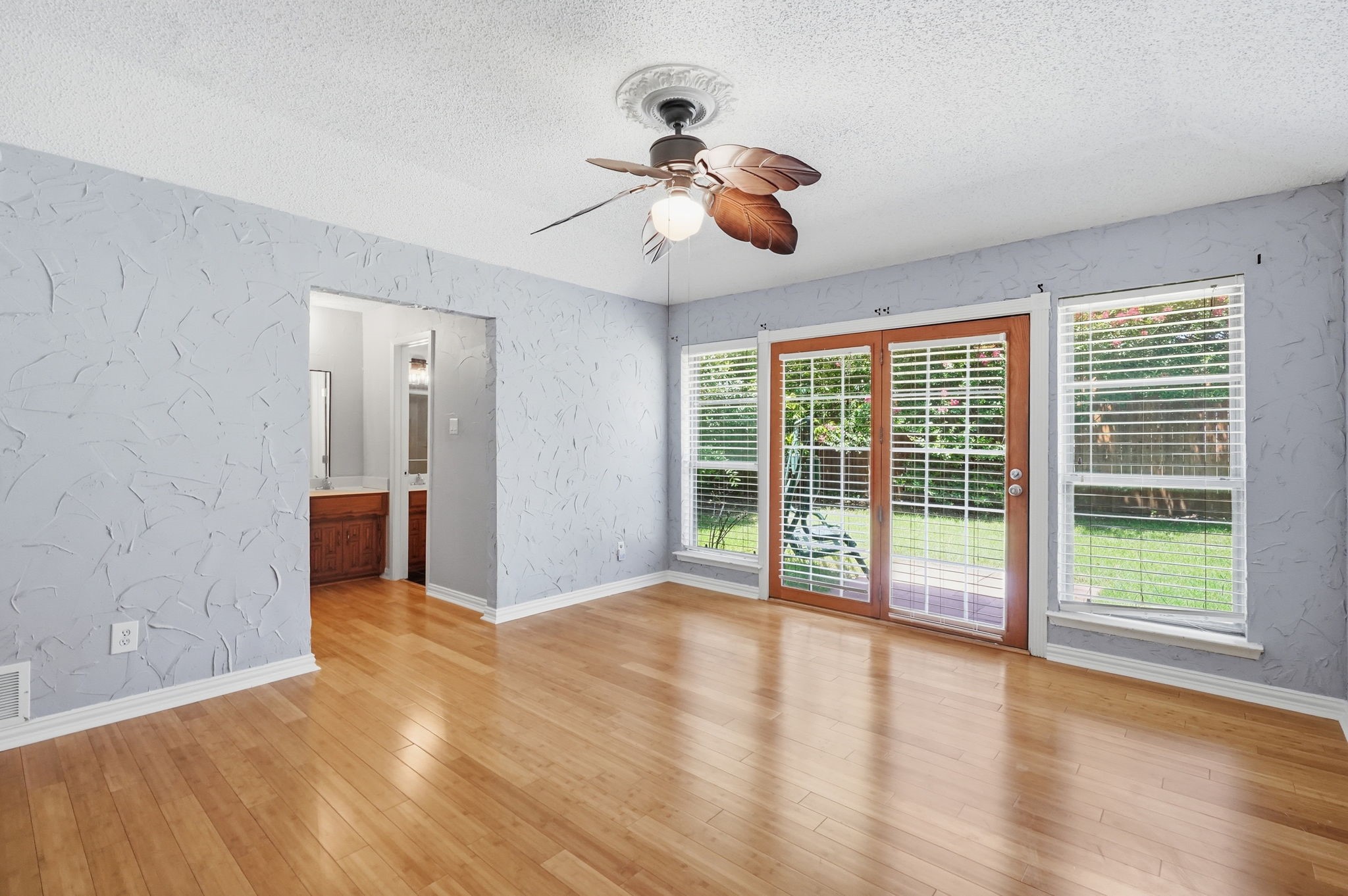 2202 Canyonwood Drive