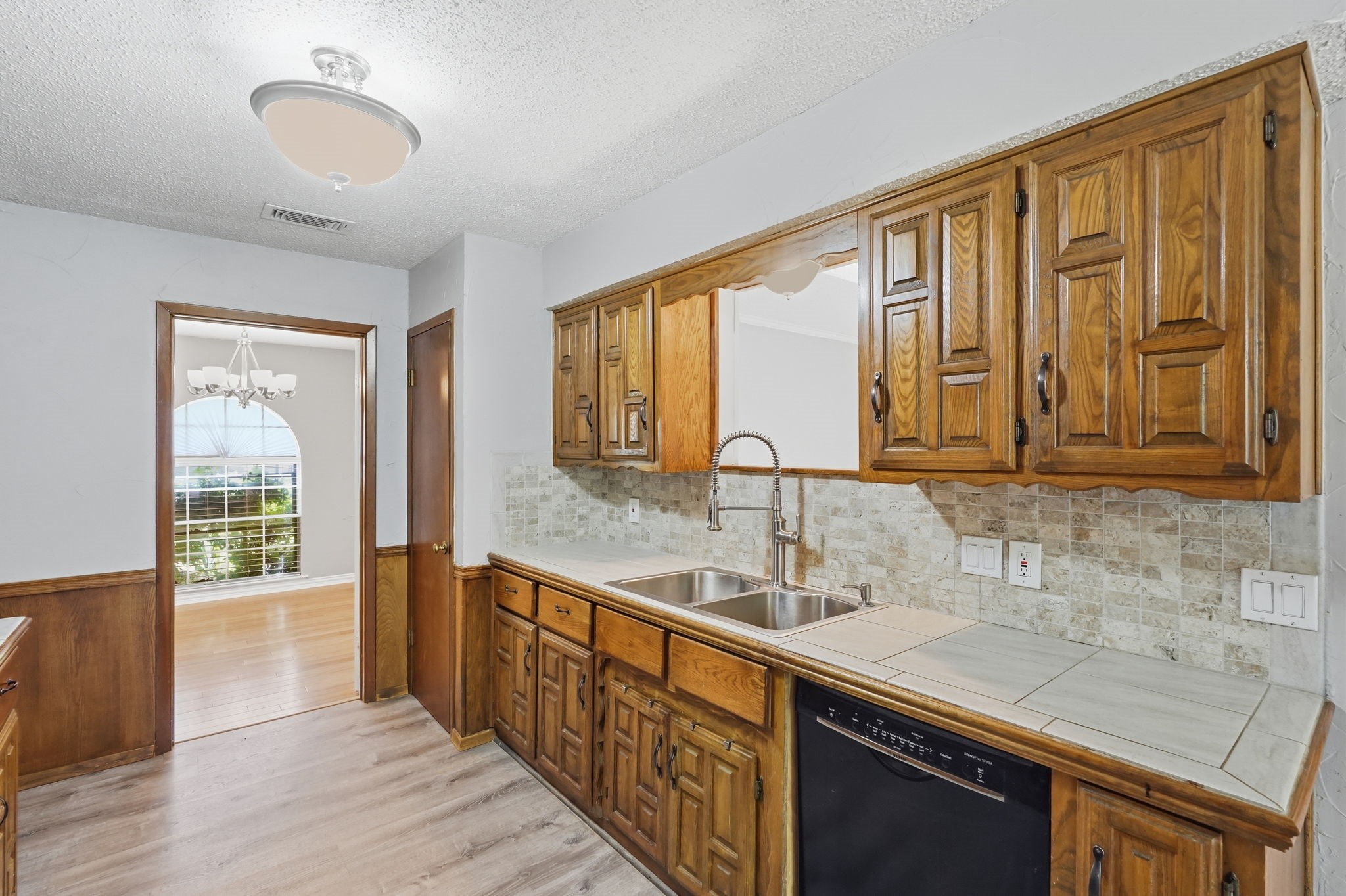 2202 Canyonwood Drive