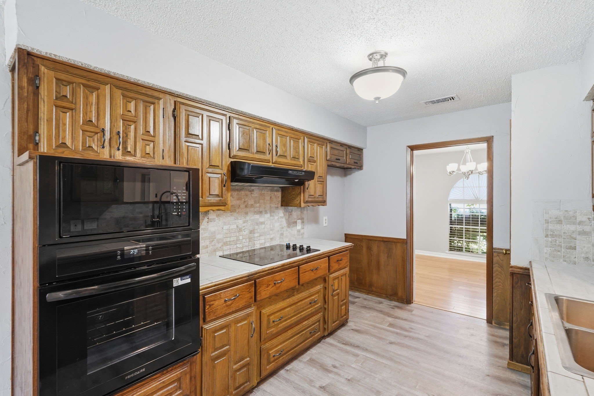 2202 Canyonwood Drive