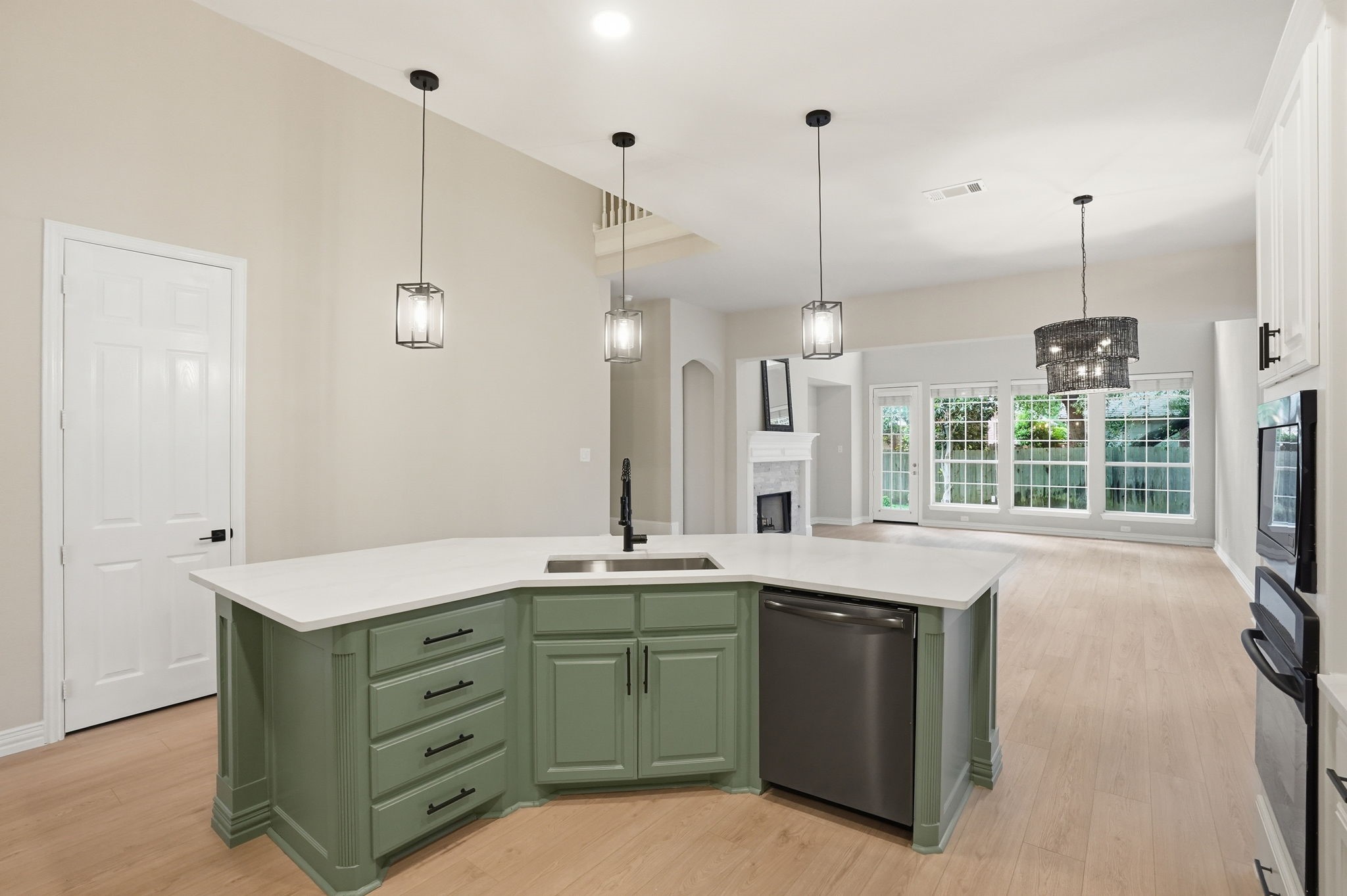2500 Lakewood Court