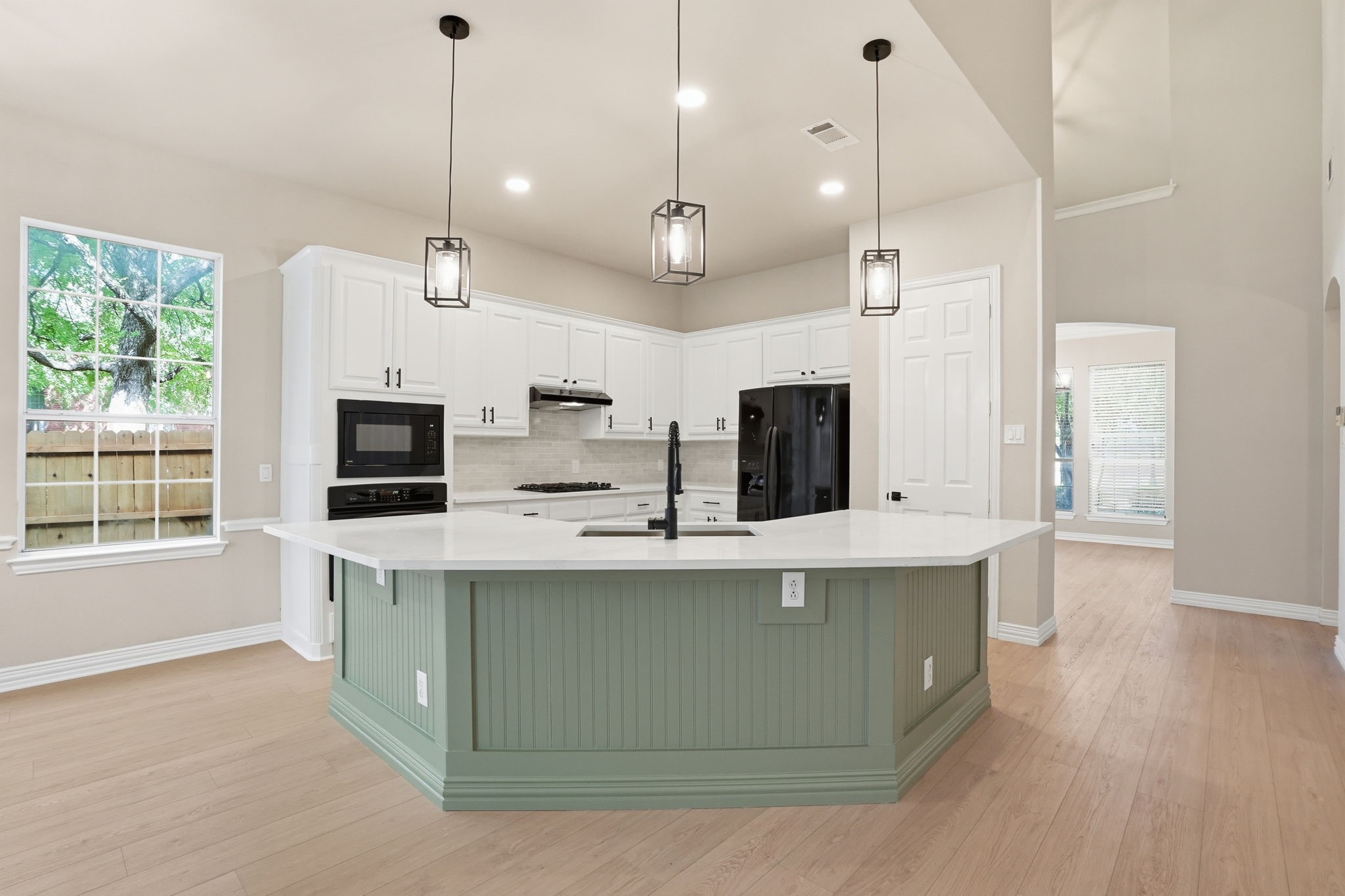 2500 Lakewood Court