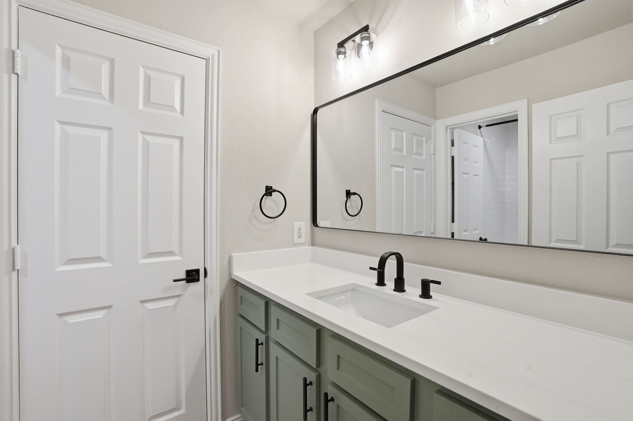 2500 Lakewood Court