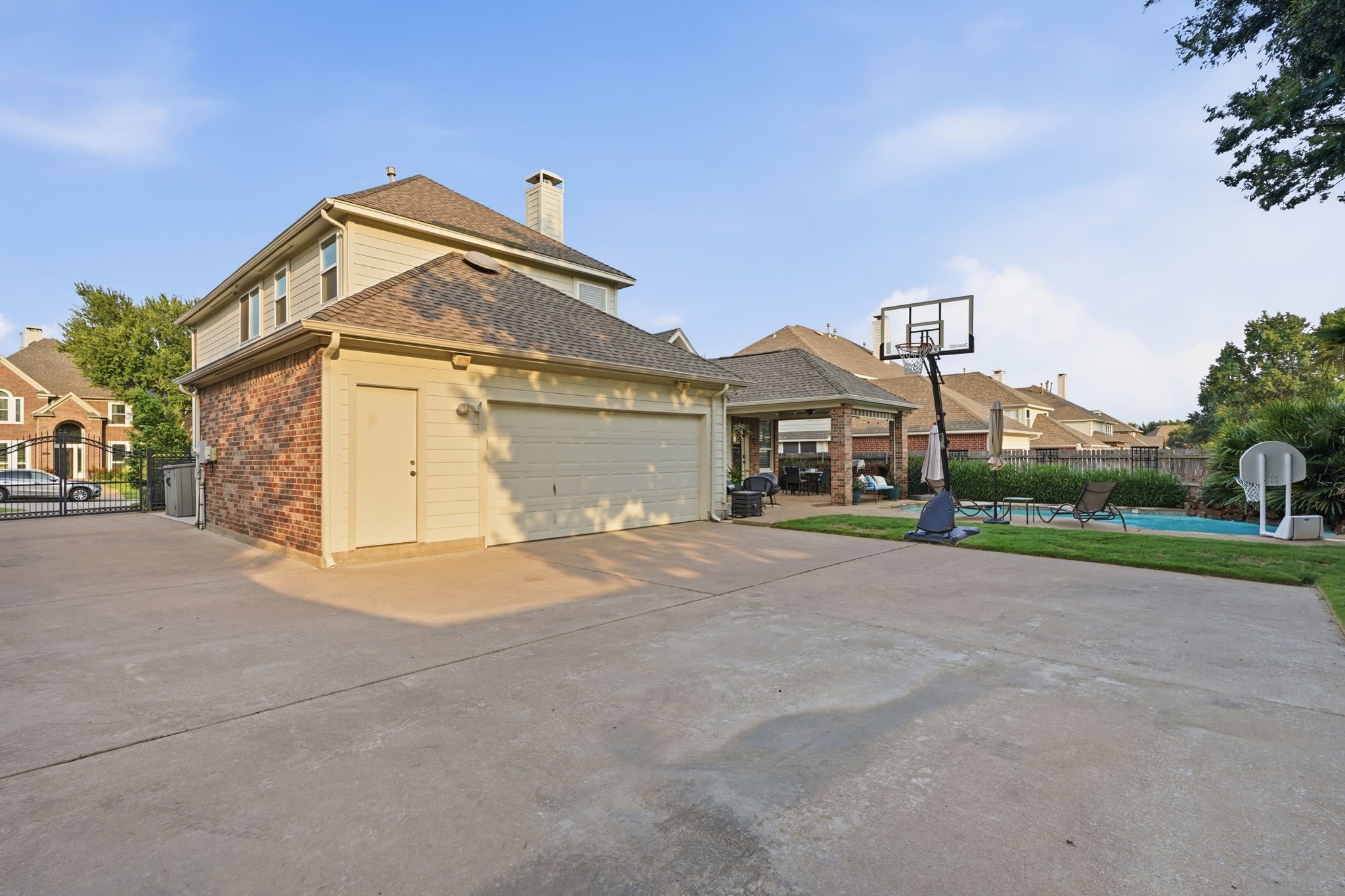 1616 Suncrest Drive