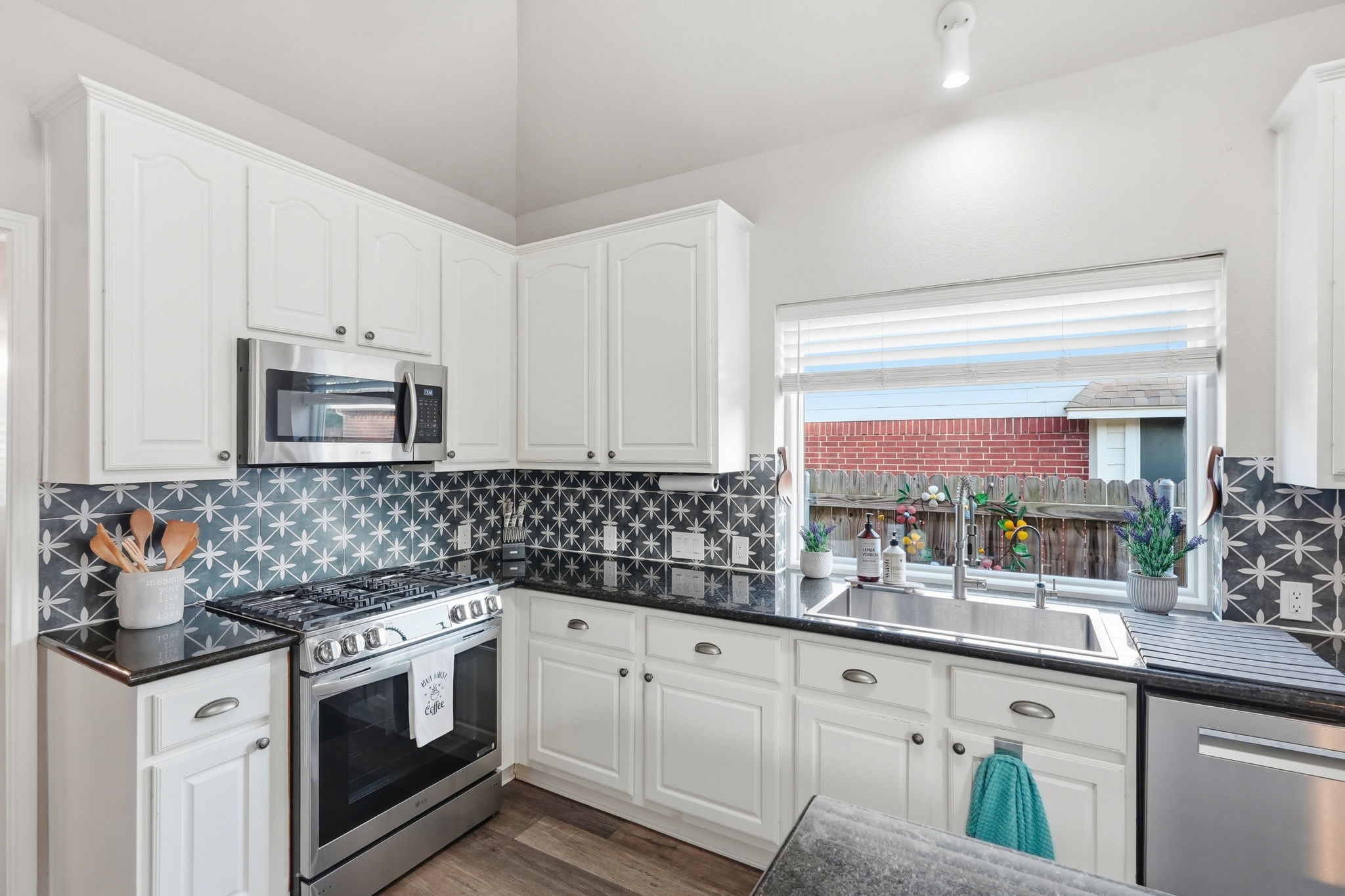 1616 Suncrest Drive