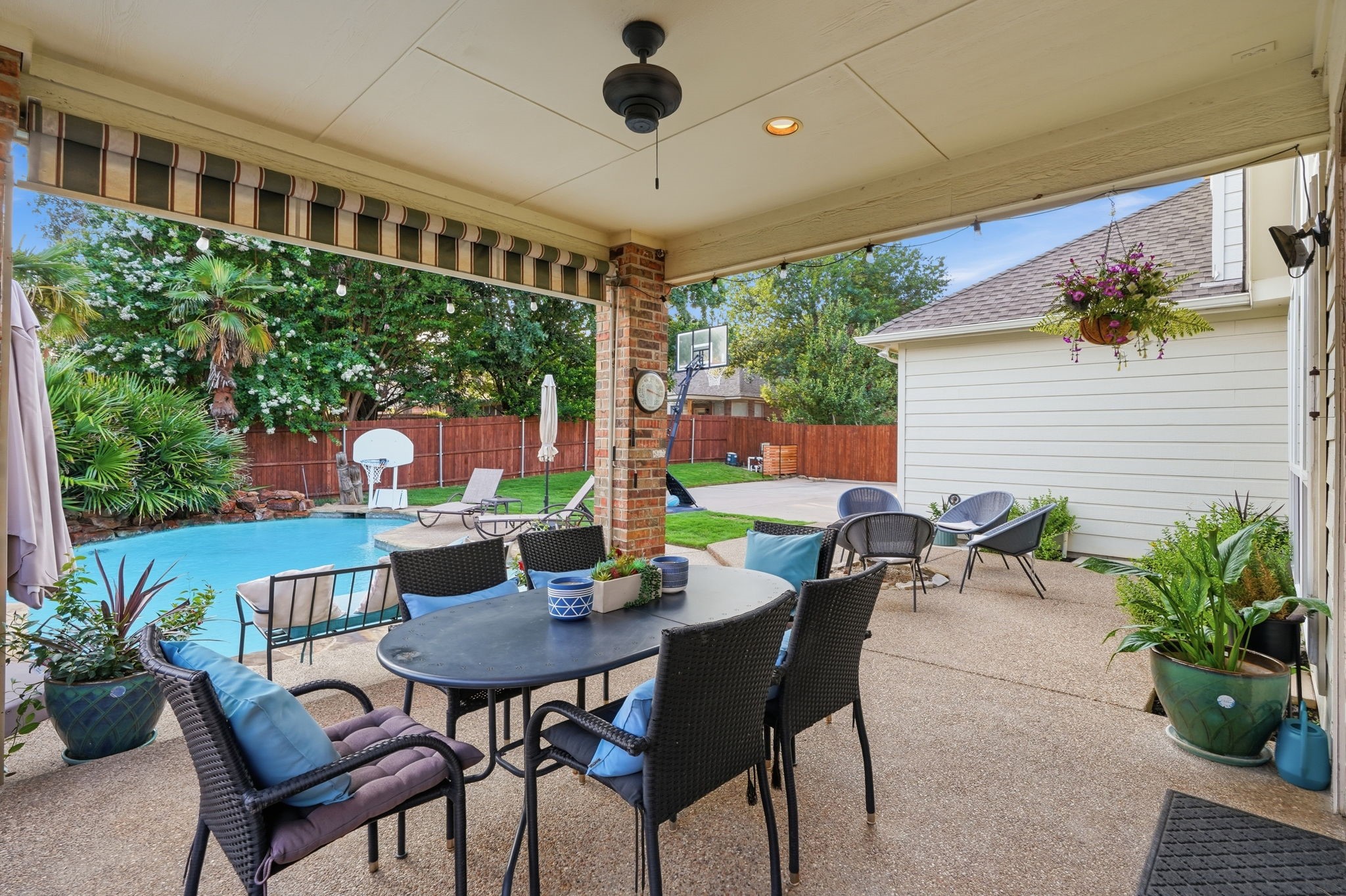 1616 Suncrest Drive