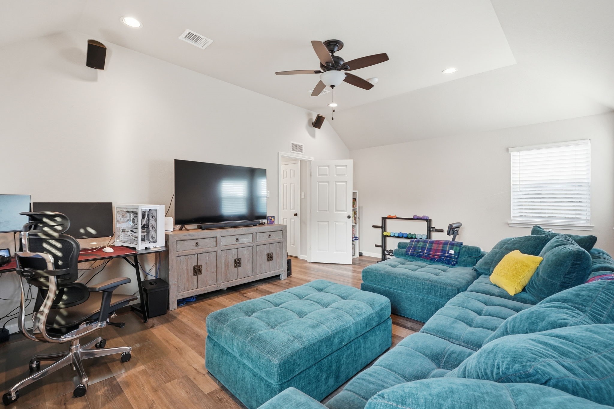 1616 Suncrest Drive
