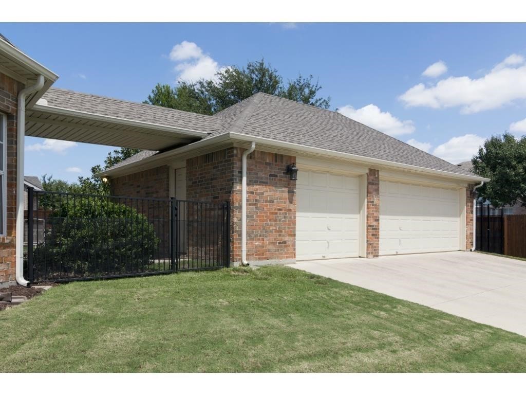 213 Longview Court