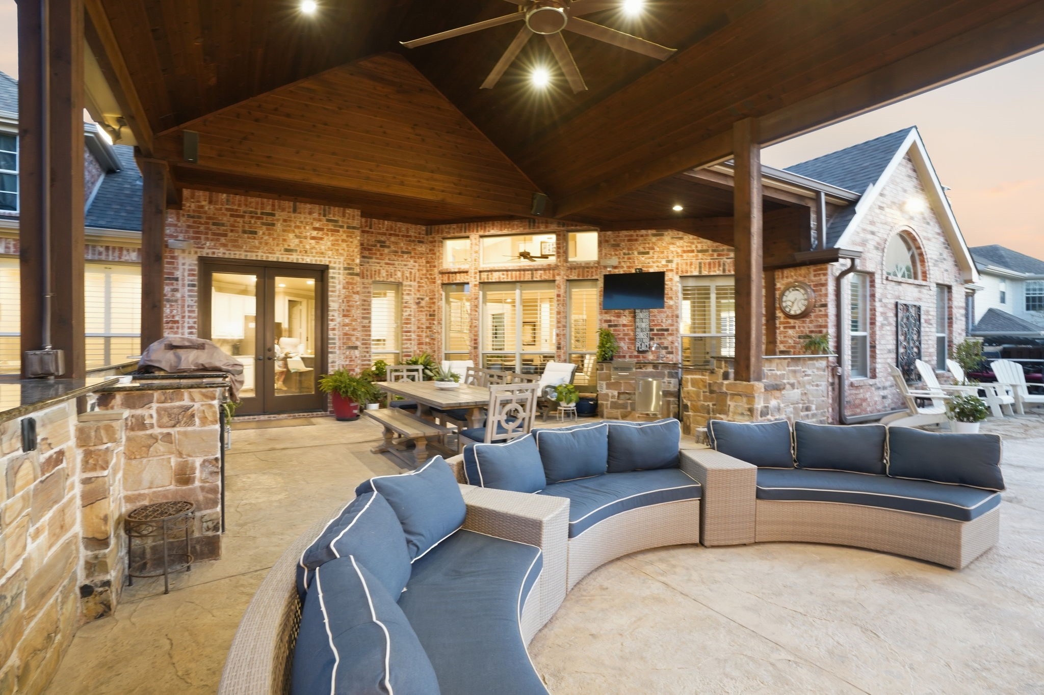 809 Weybridge Lane