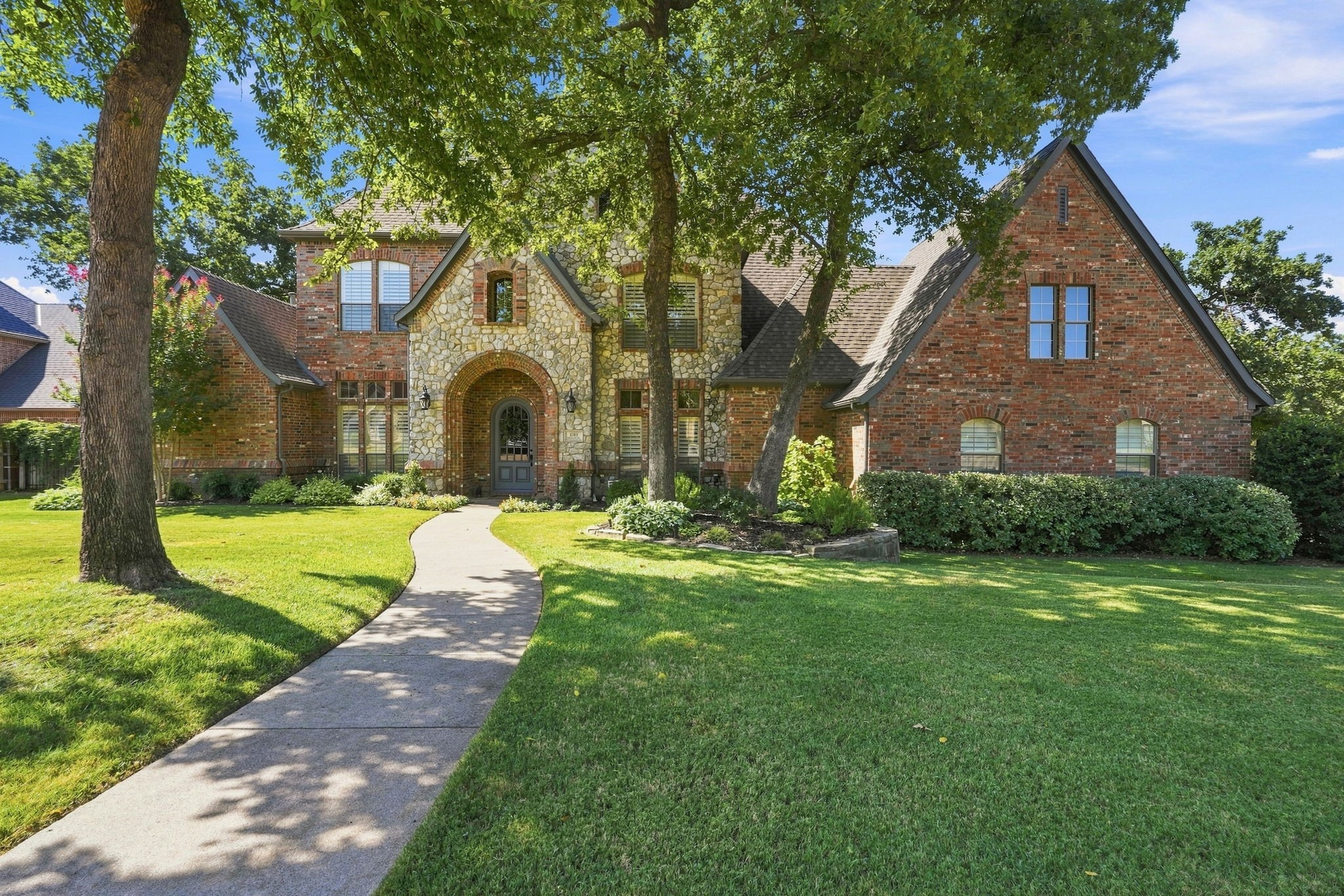 2312 Bridgewood Drive