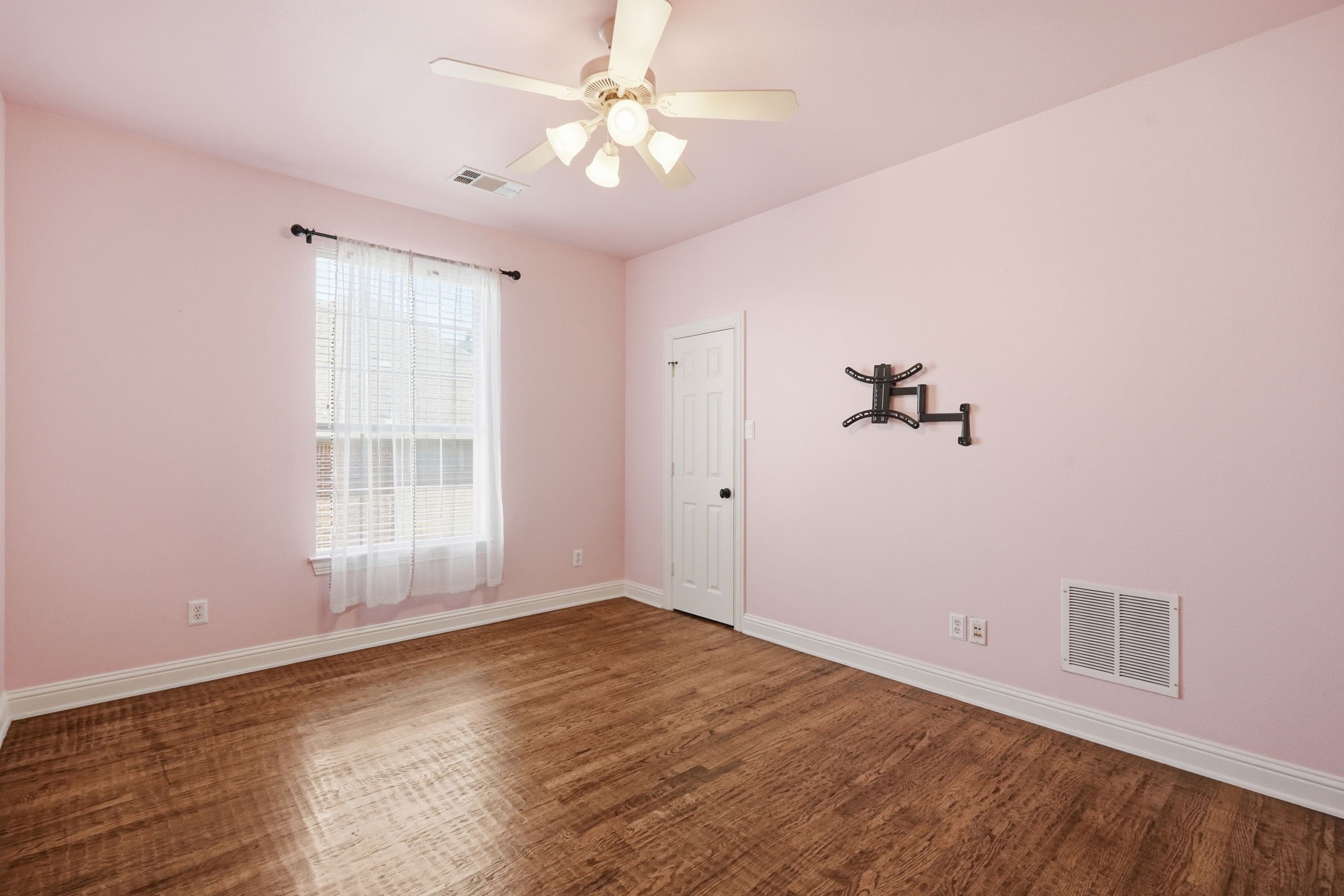 901 Sandy Trail