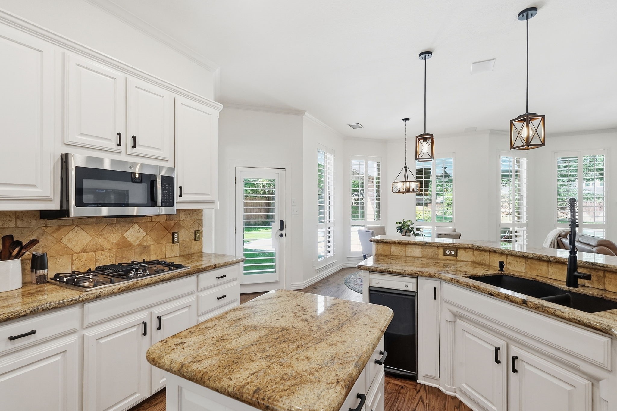 402 Southridge Lakes Parkway