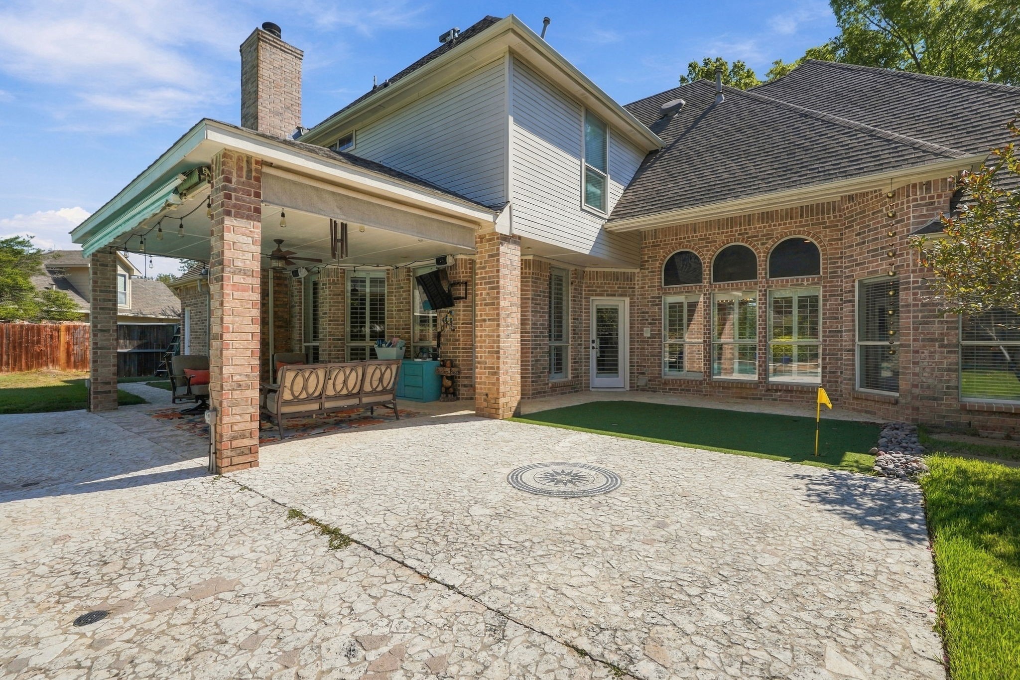 402 Southridge Lakes Parkway