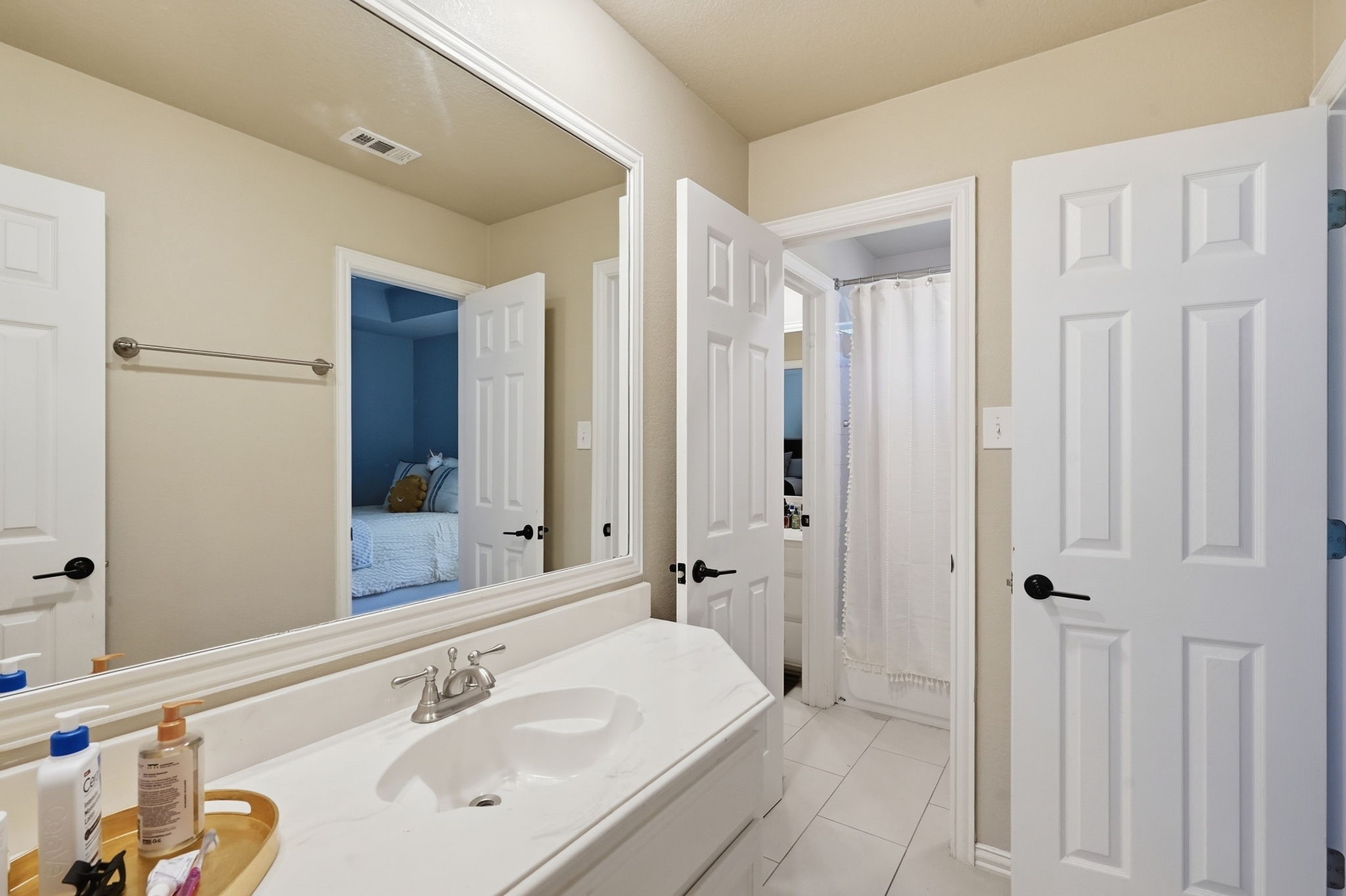 402 Southridge Lakes Parkway
