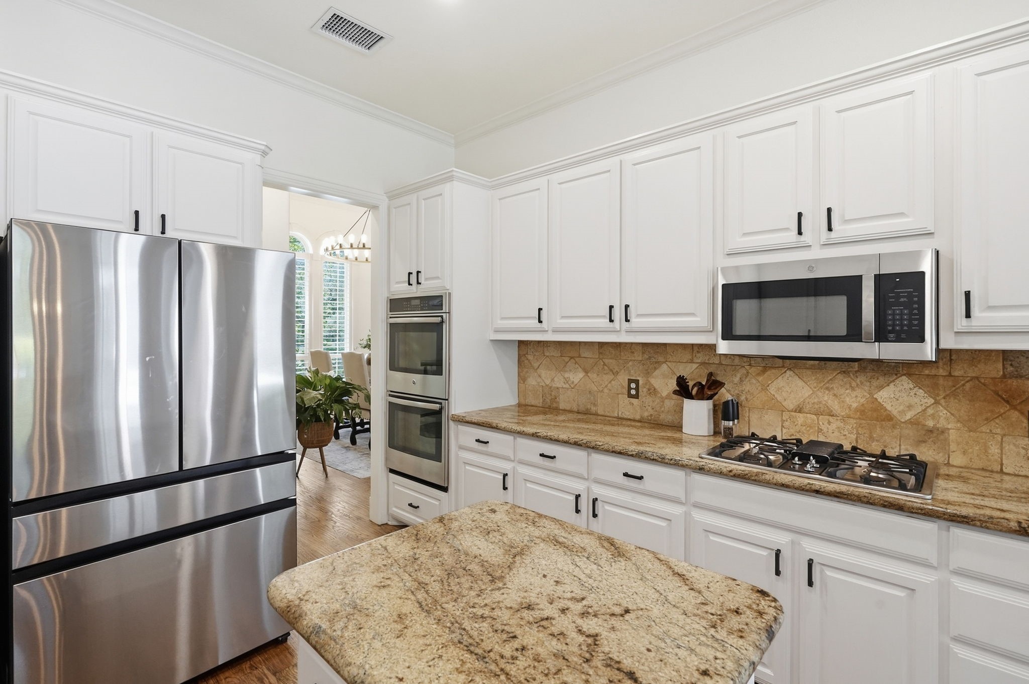 402 Southridge Lakes Parkway