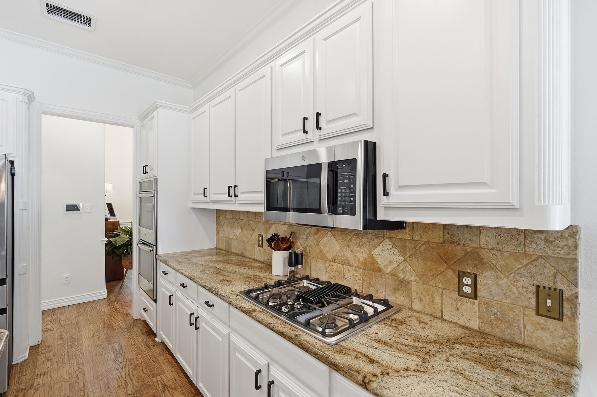 402 Southridge Lakes Parkway