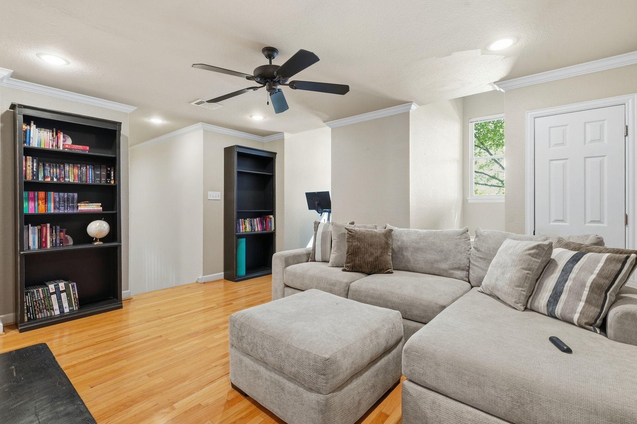 402 Southridge Lakes Parkway
