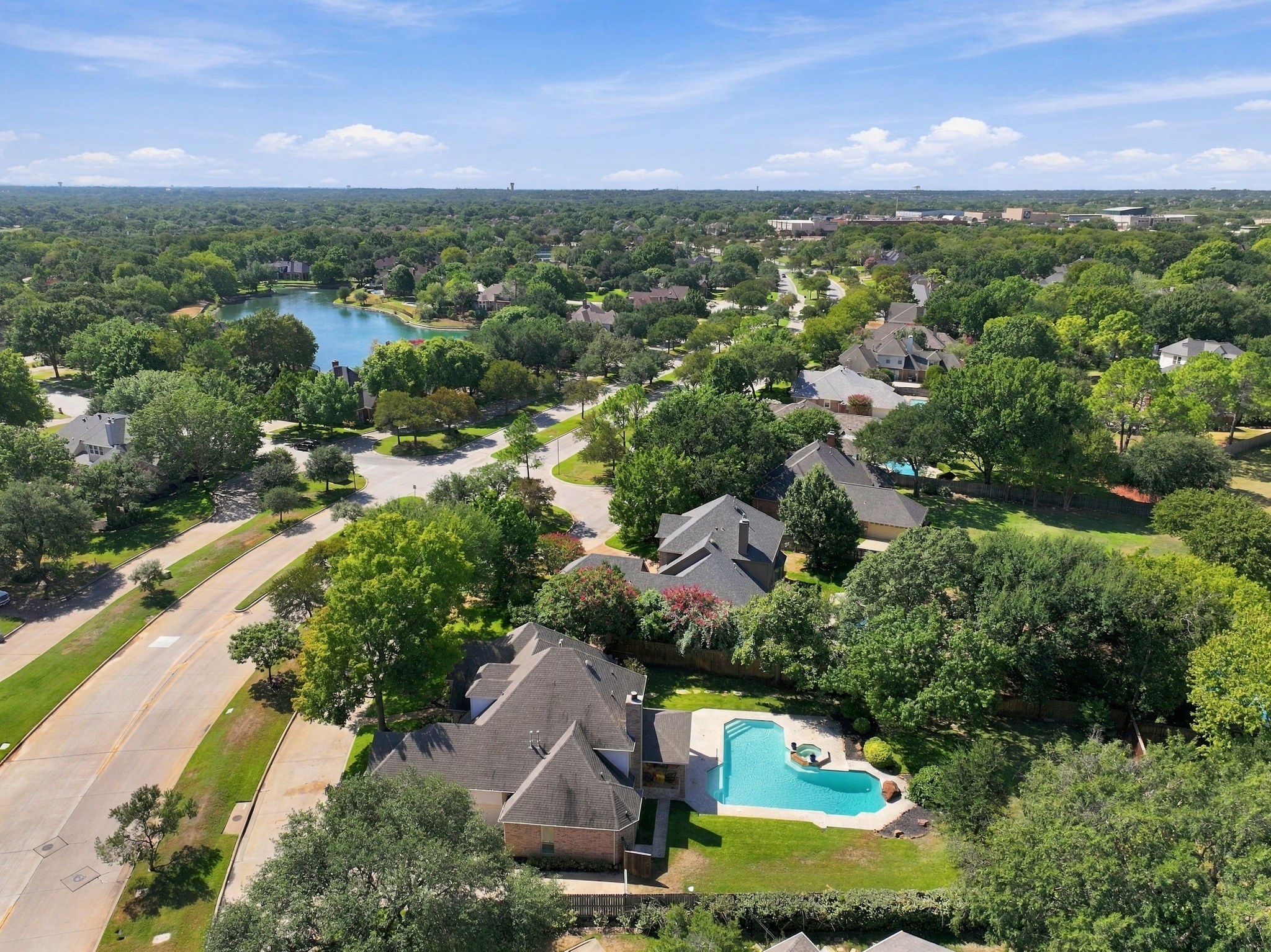 402 Southridge Lakes Parkway