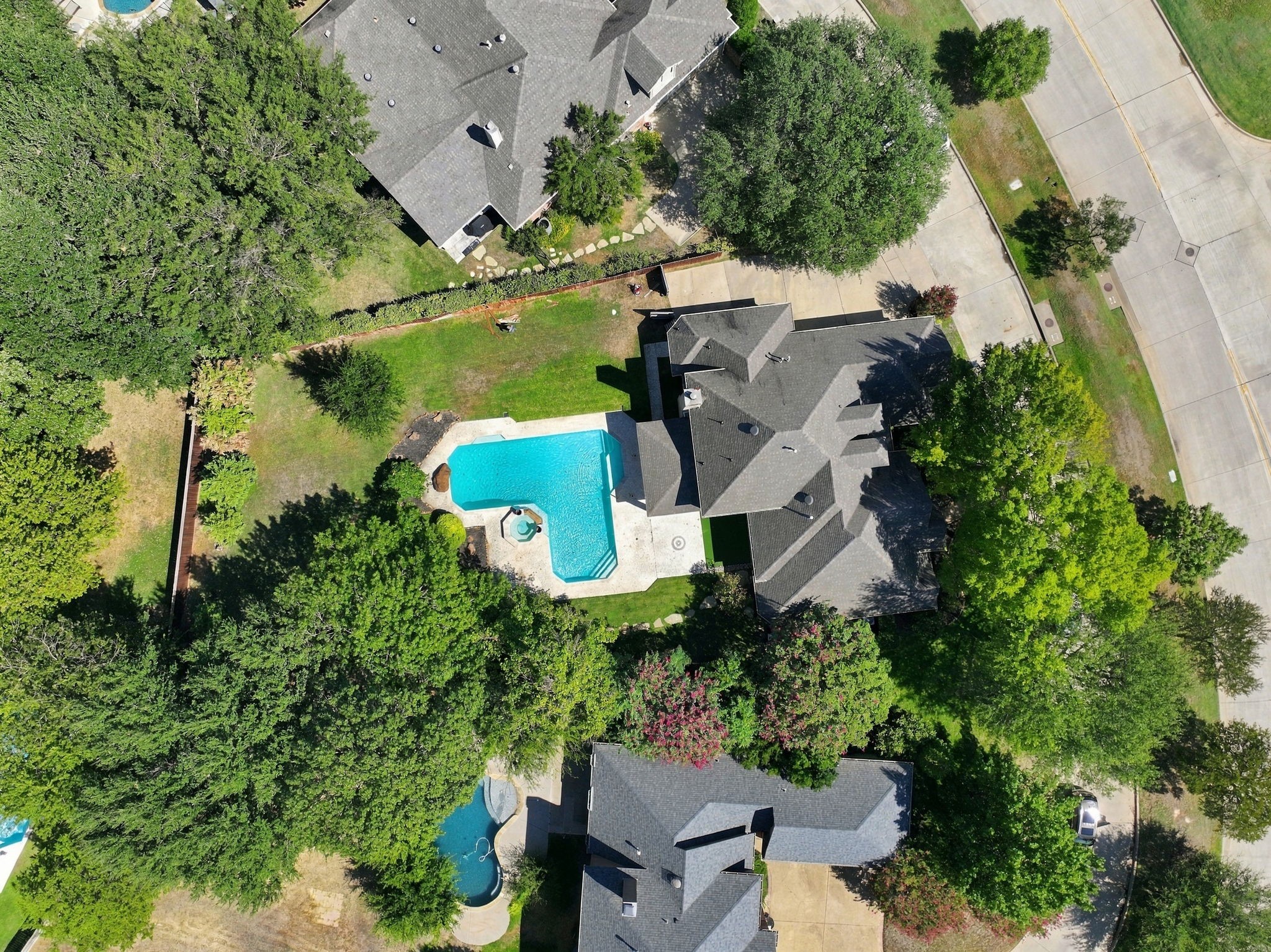 402 Southridge Lakes Parkway