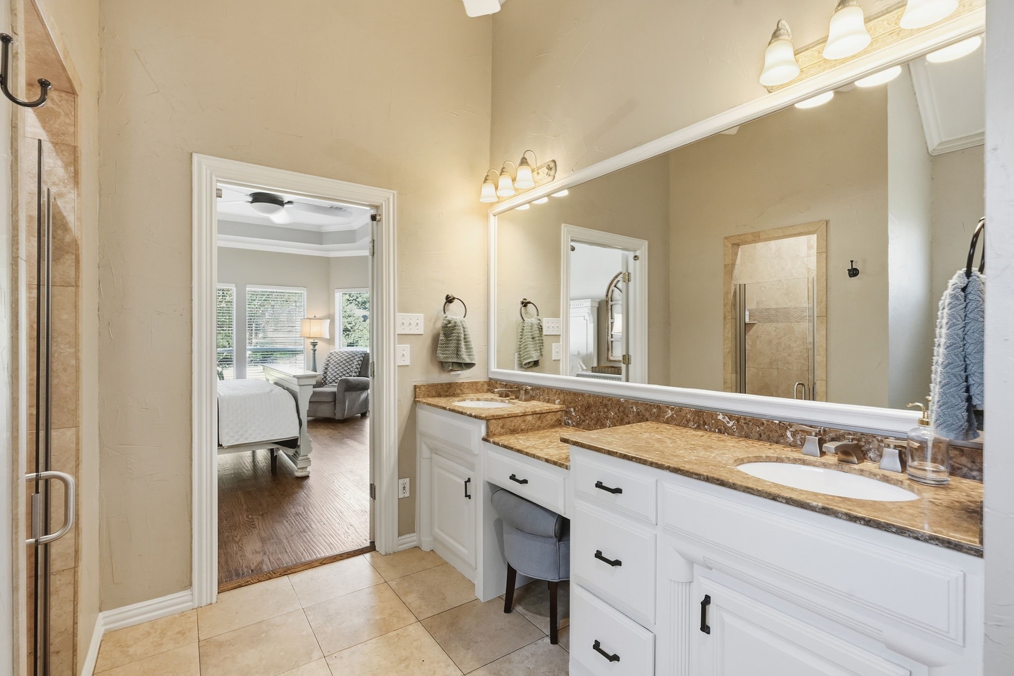 402 Southridge Lakes Parkway