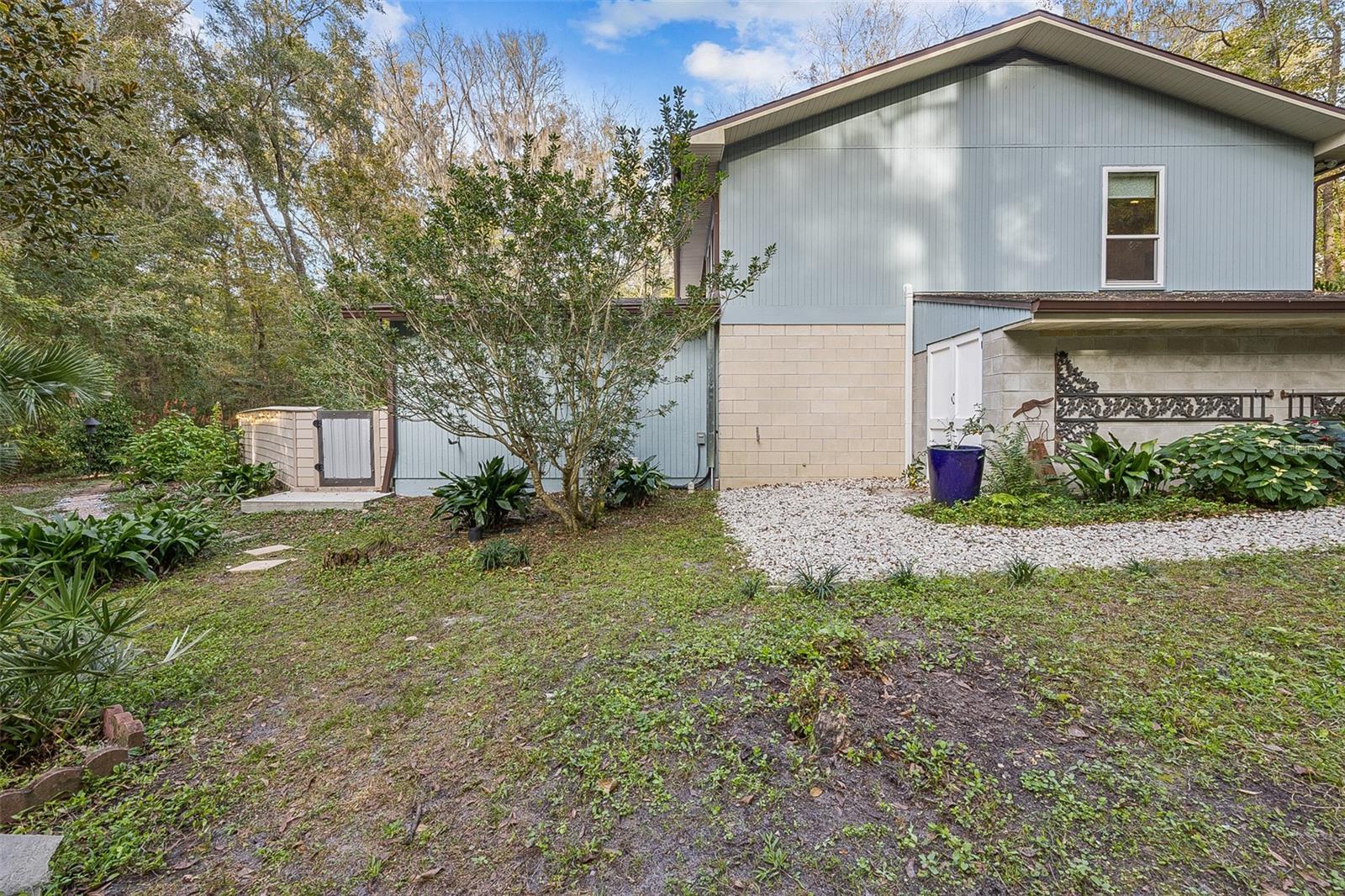 1920 NW 24TH ST