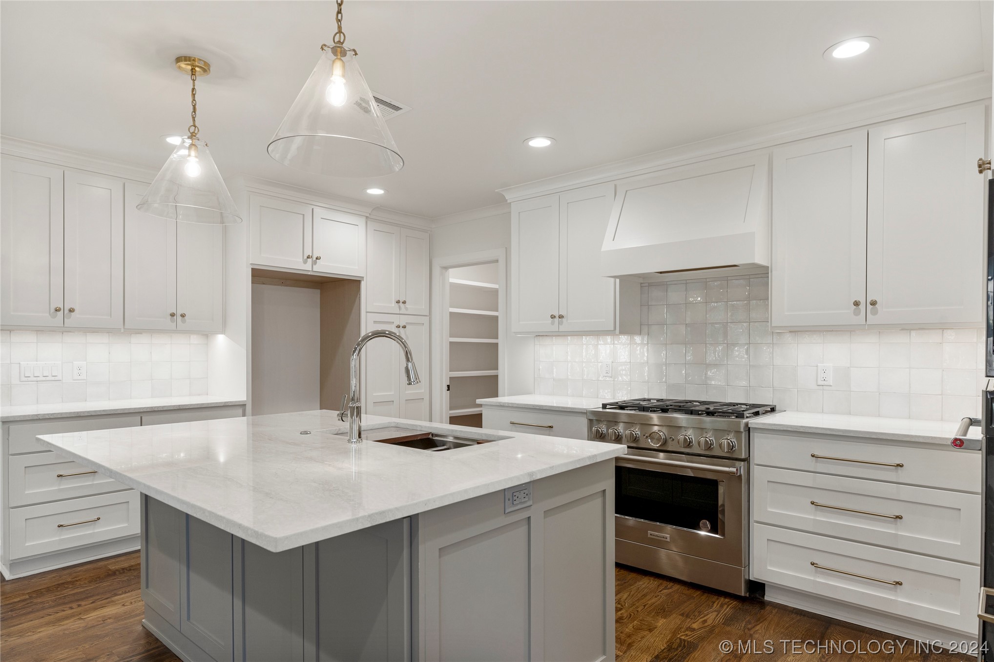 3346 S Wheeling Avenue