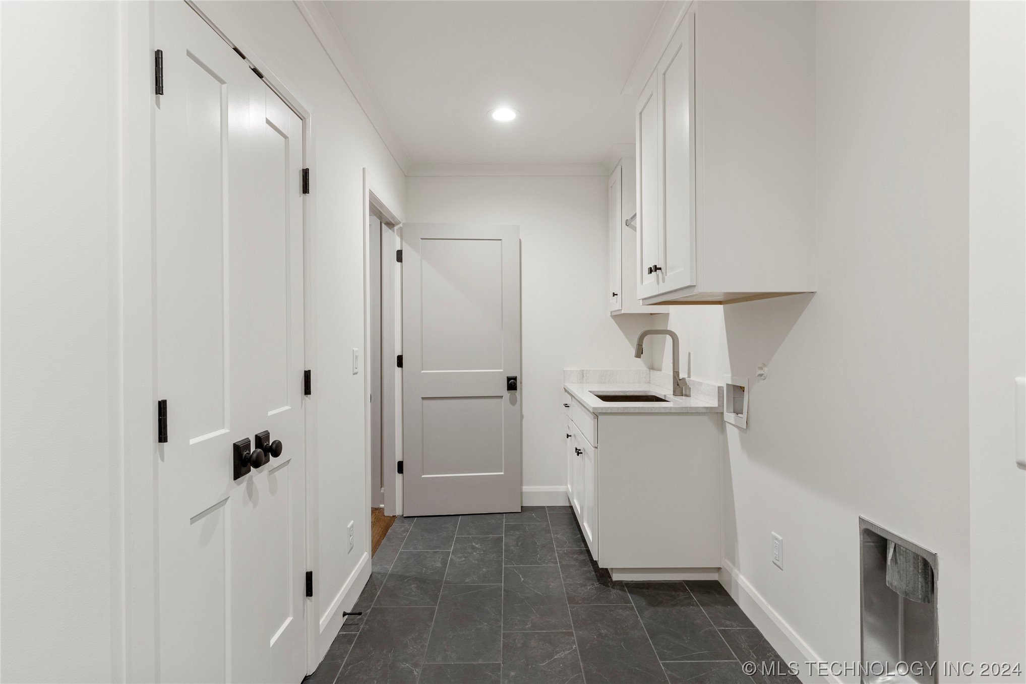 3346 S Wheeling Avenue