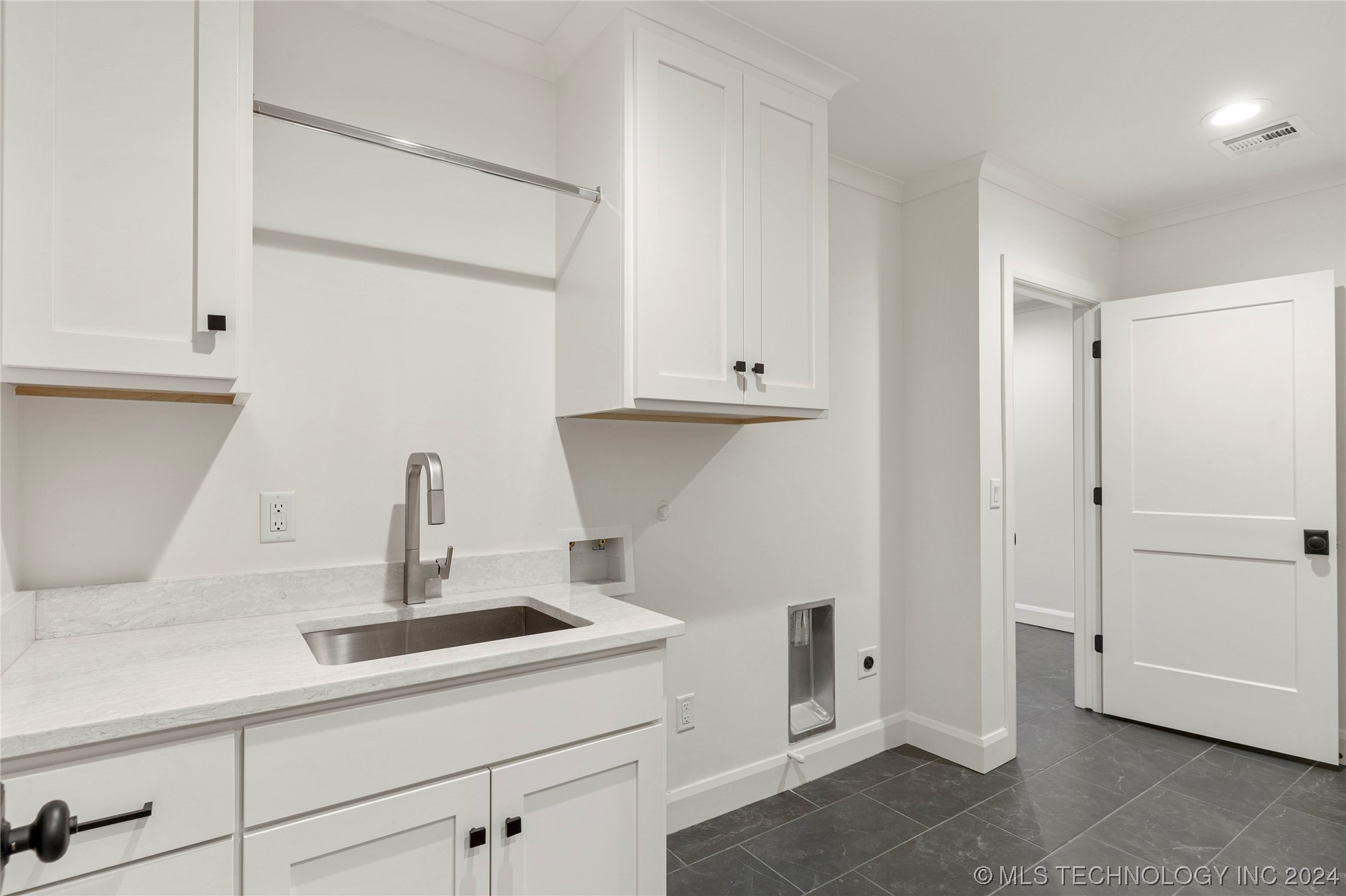 3346 S Wheeling Avenue