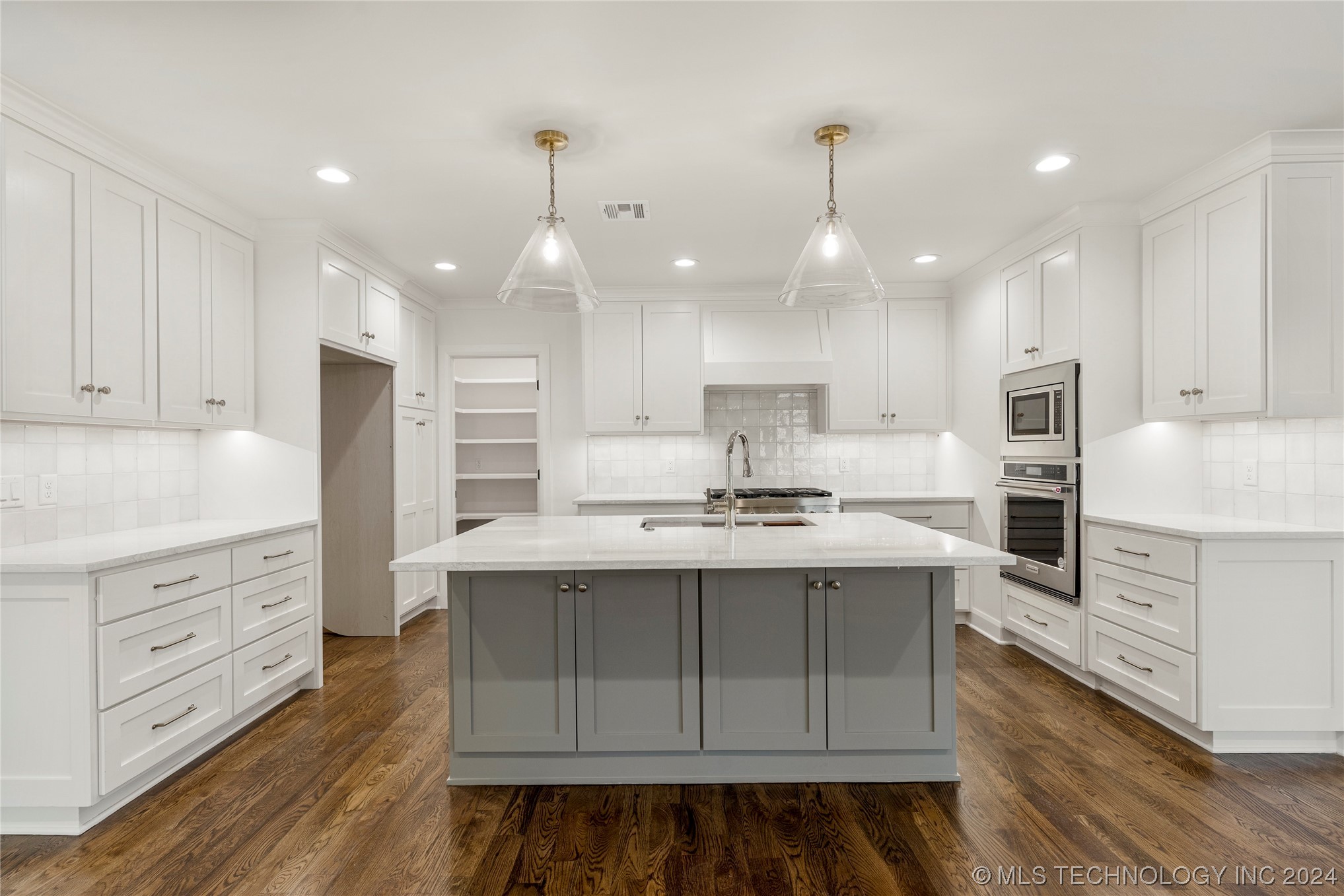 3346 S Wheeling Avenue