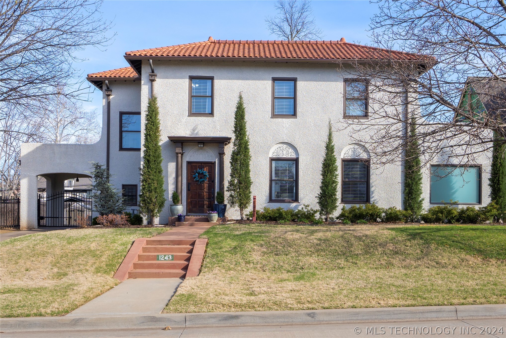 1243 E 28th Street