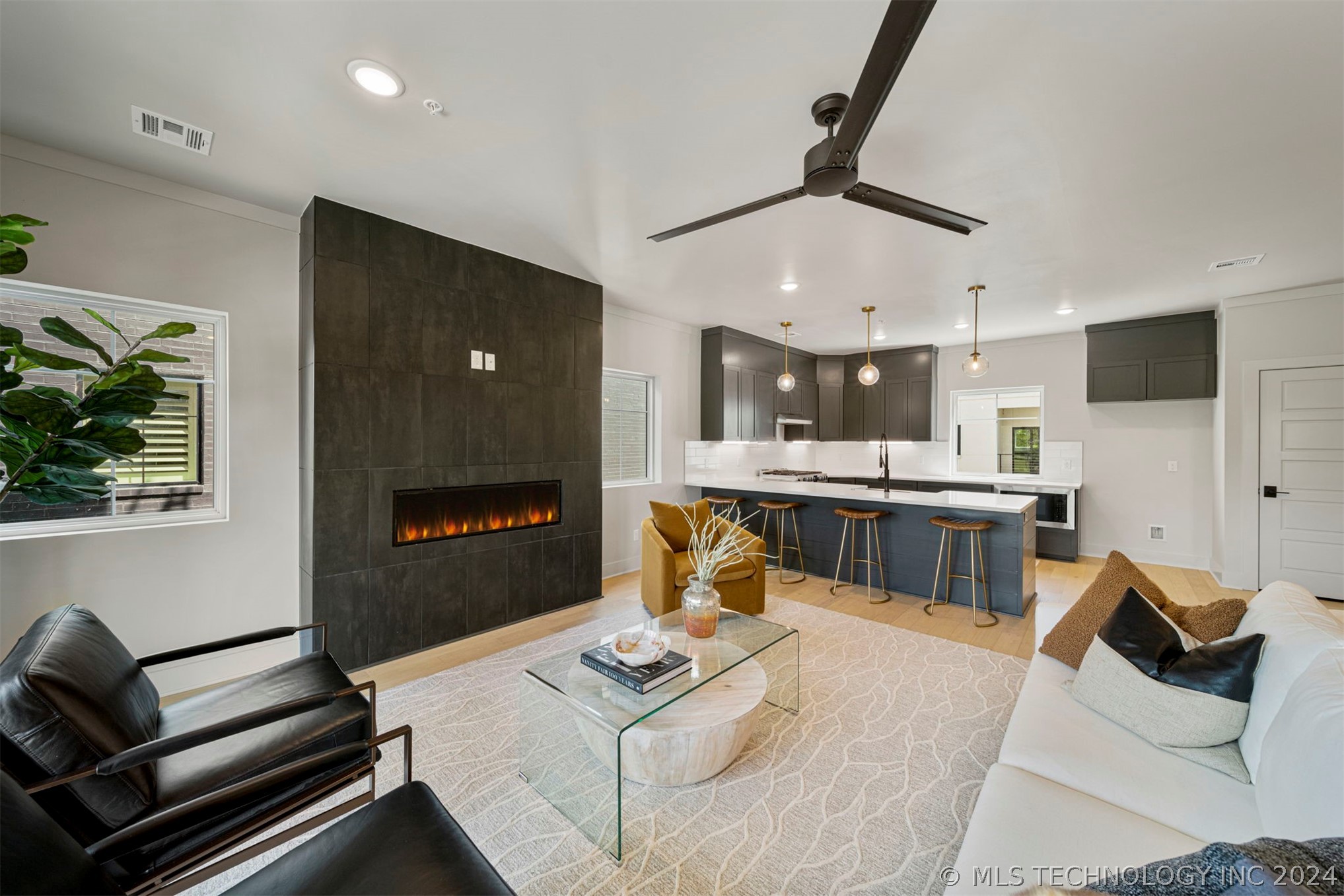 3749 S Riverside Drive 3749