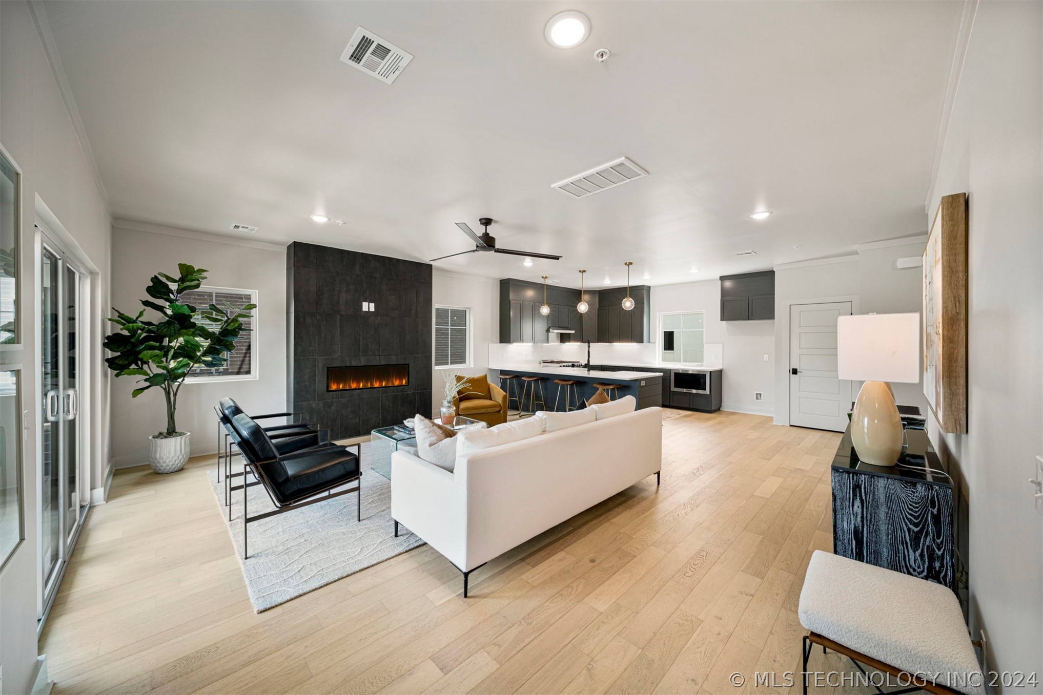 3749 S Riverside Drive 3749