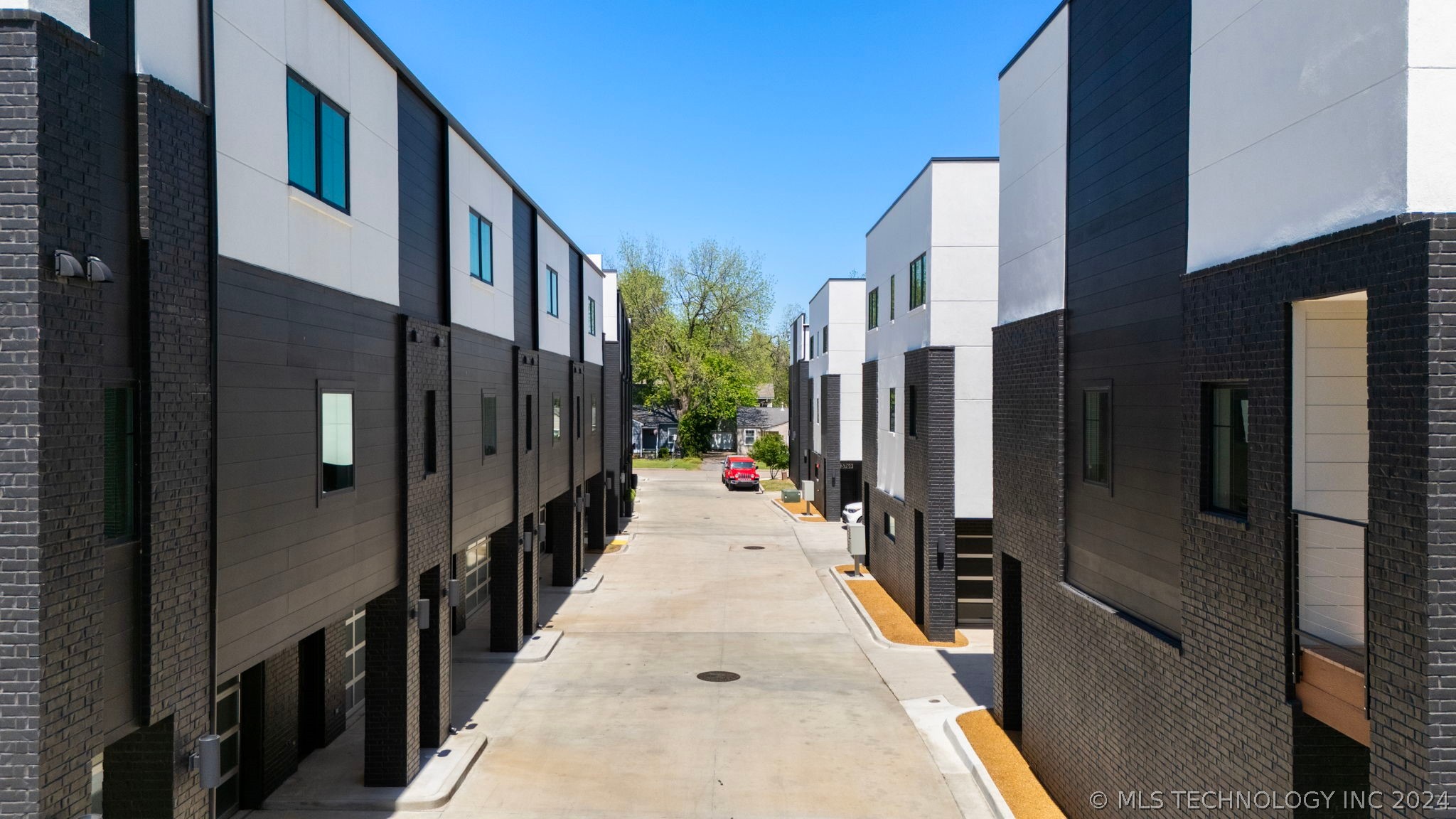 3749 S Riverside Drive 3749